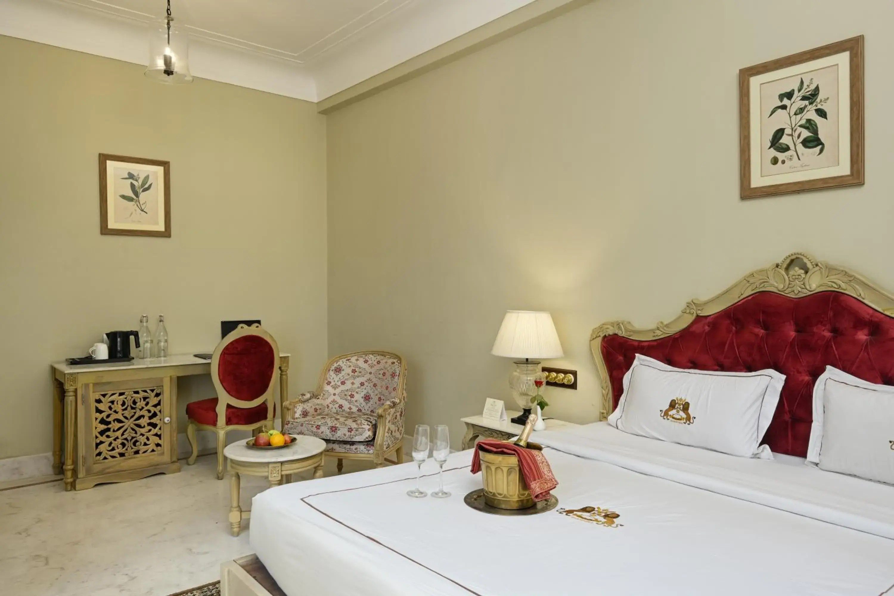 Bedroom, Bed in Shahpura Haveli Bedroom, Bed in Shahpura Haveli