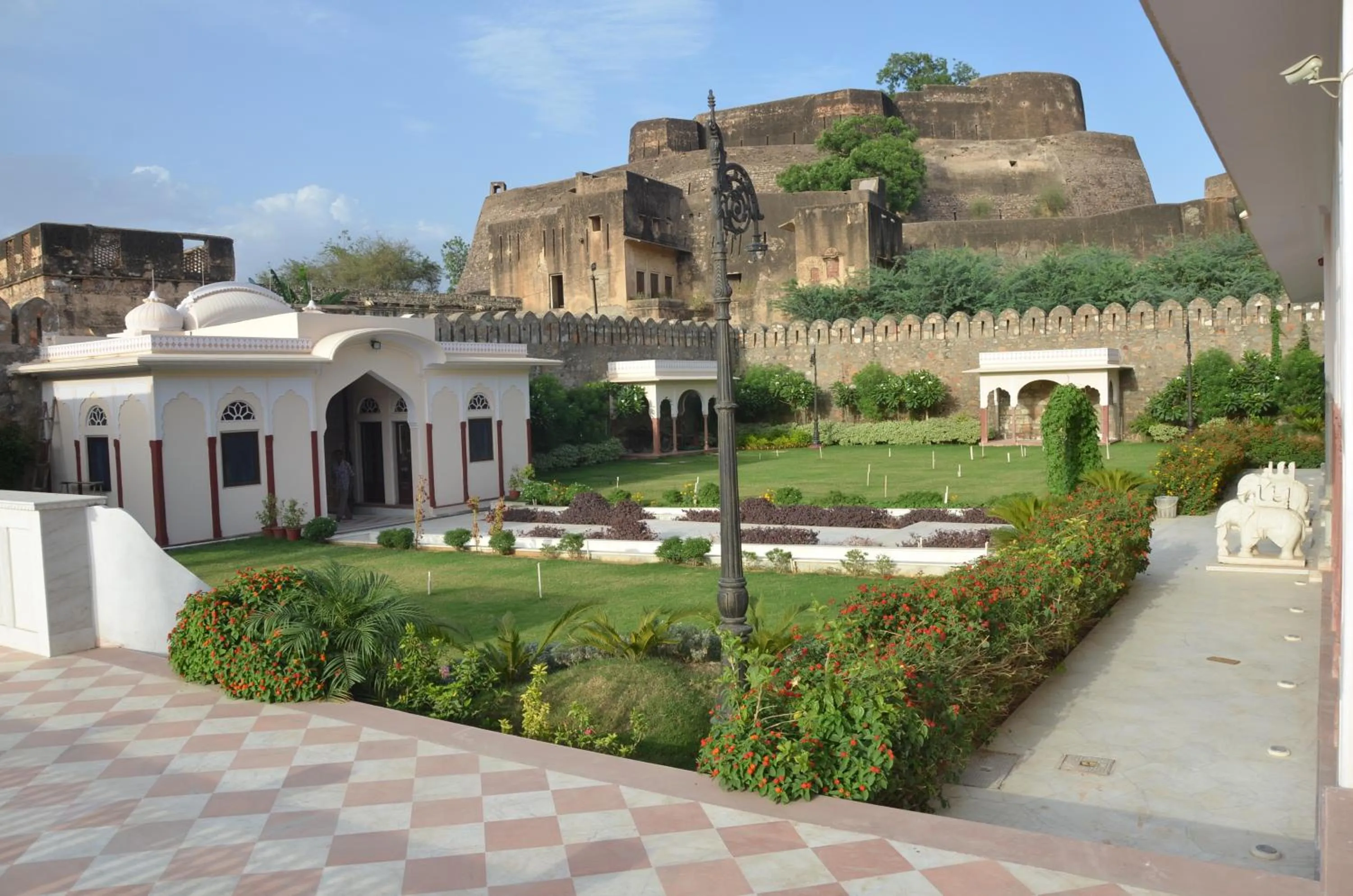 Facade/entrance in Shahpura Haveli