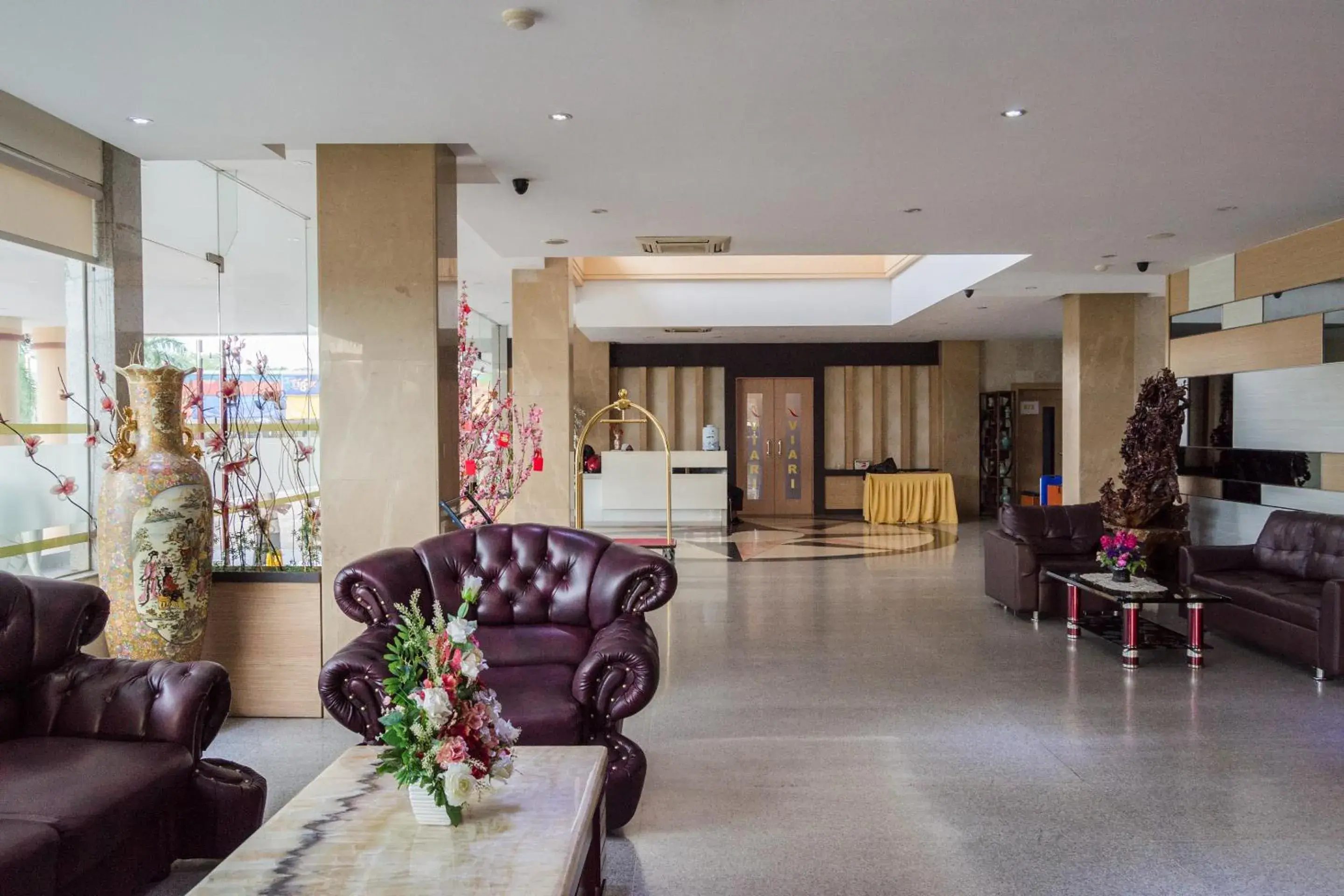 Lobby or reception in Aviari Hotel Lobby or reception in Aviari Hotel