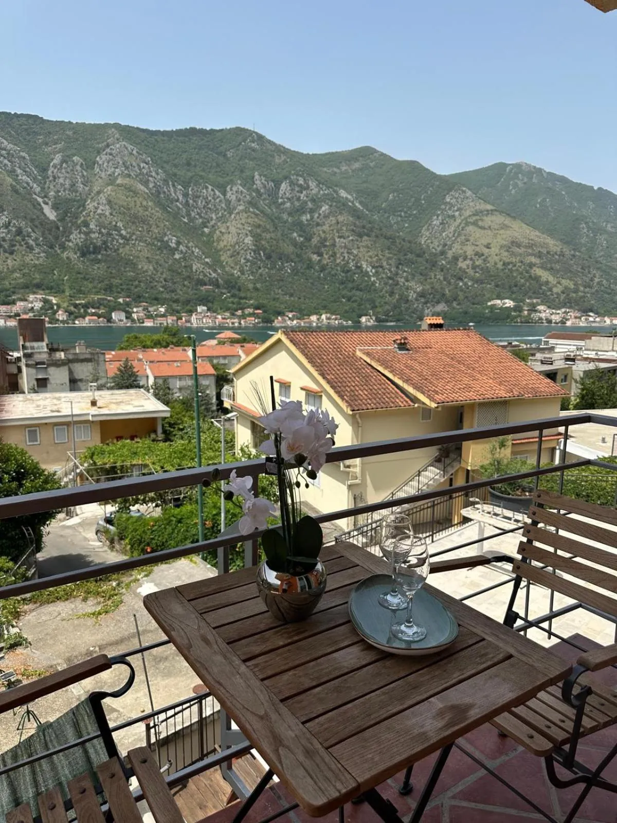 Photo of the whole room in Themis Apartment