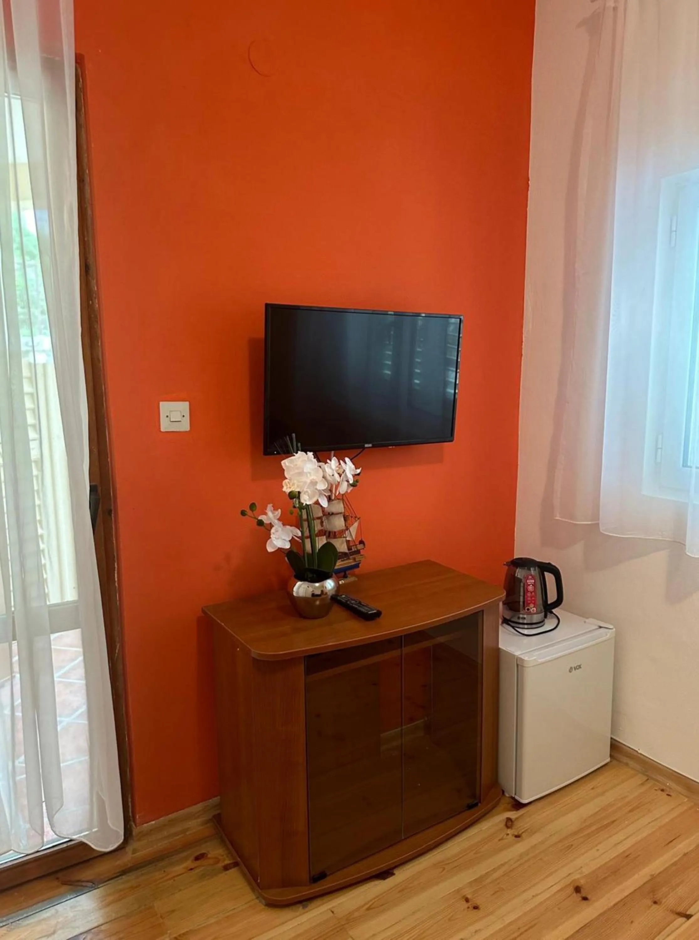 TV and multimedia in Themis Apartment