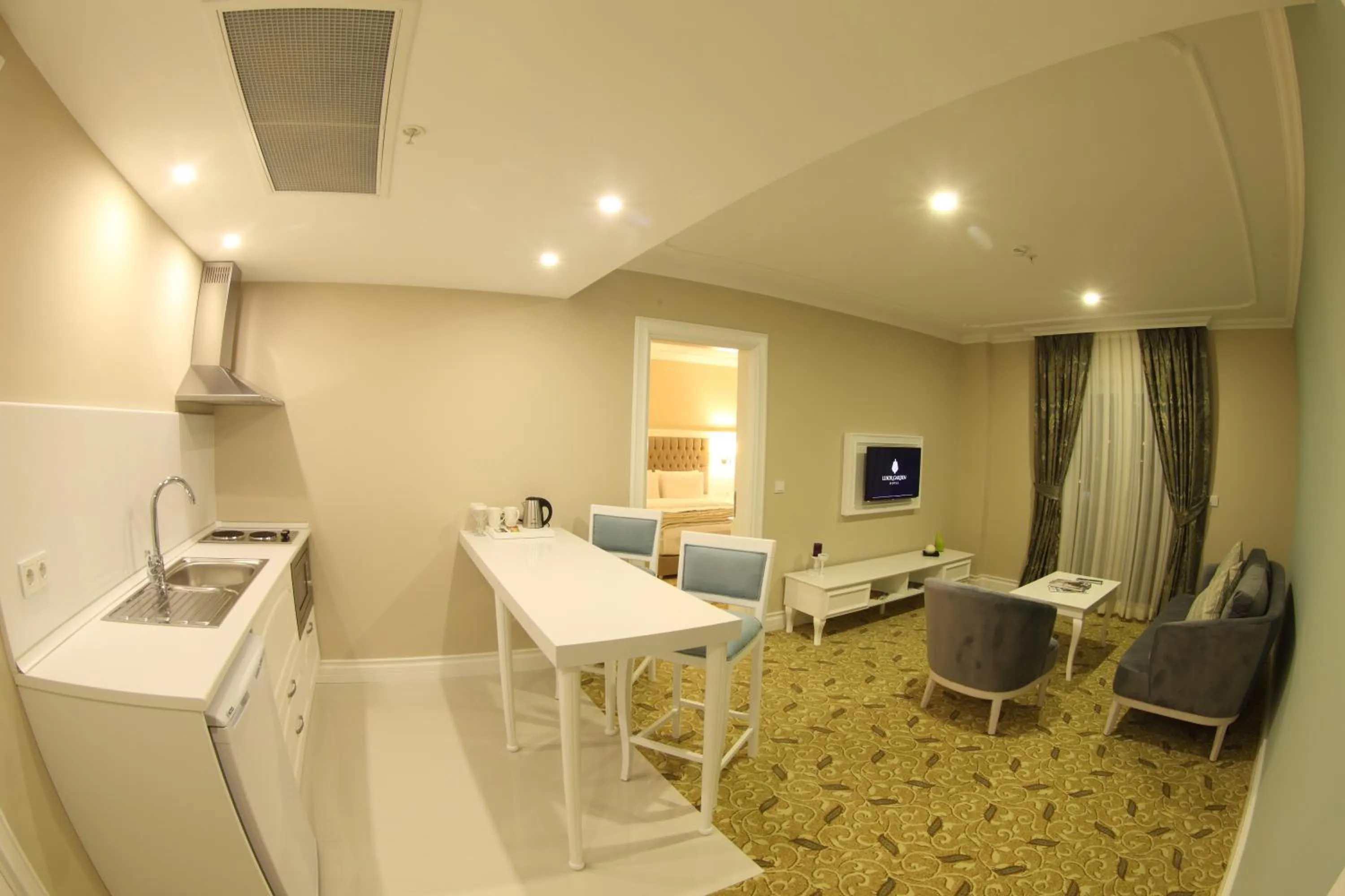 Kitchen or kitchenette in Luxor Garden Hotel