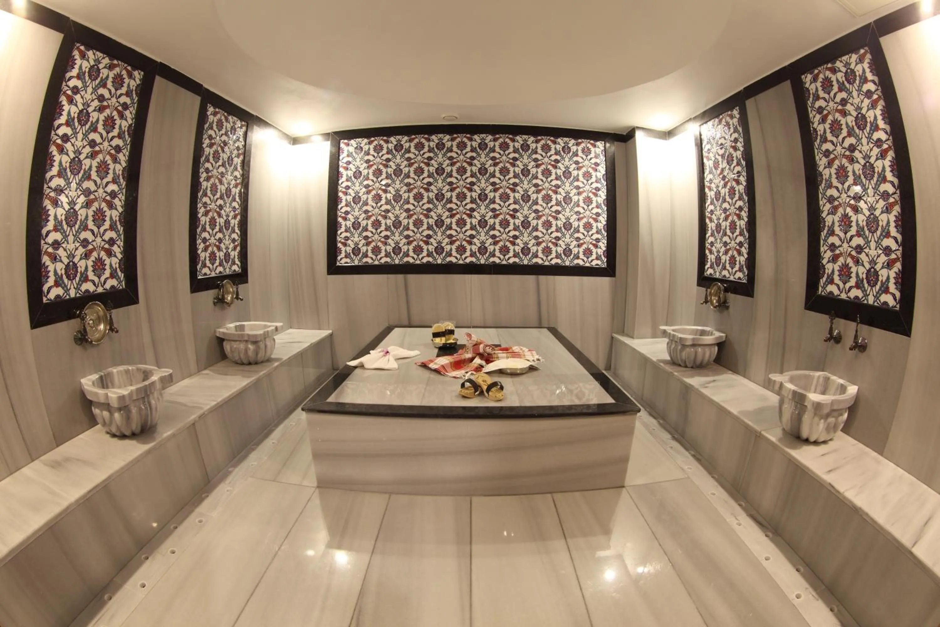 Steam room in Luxor Garden Hotel