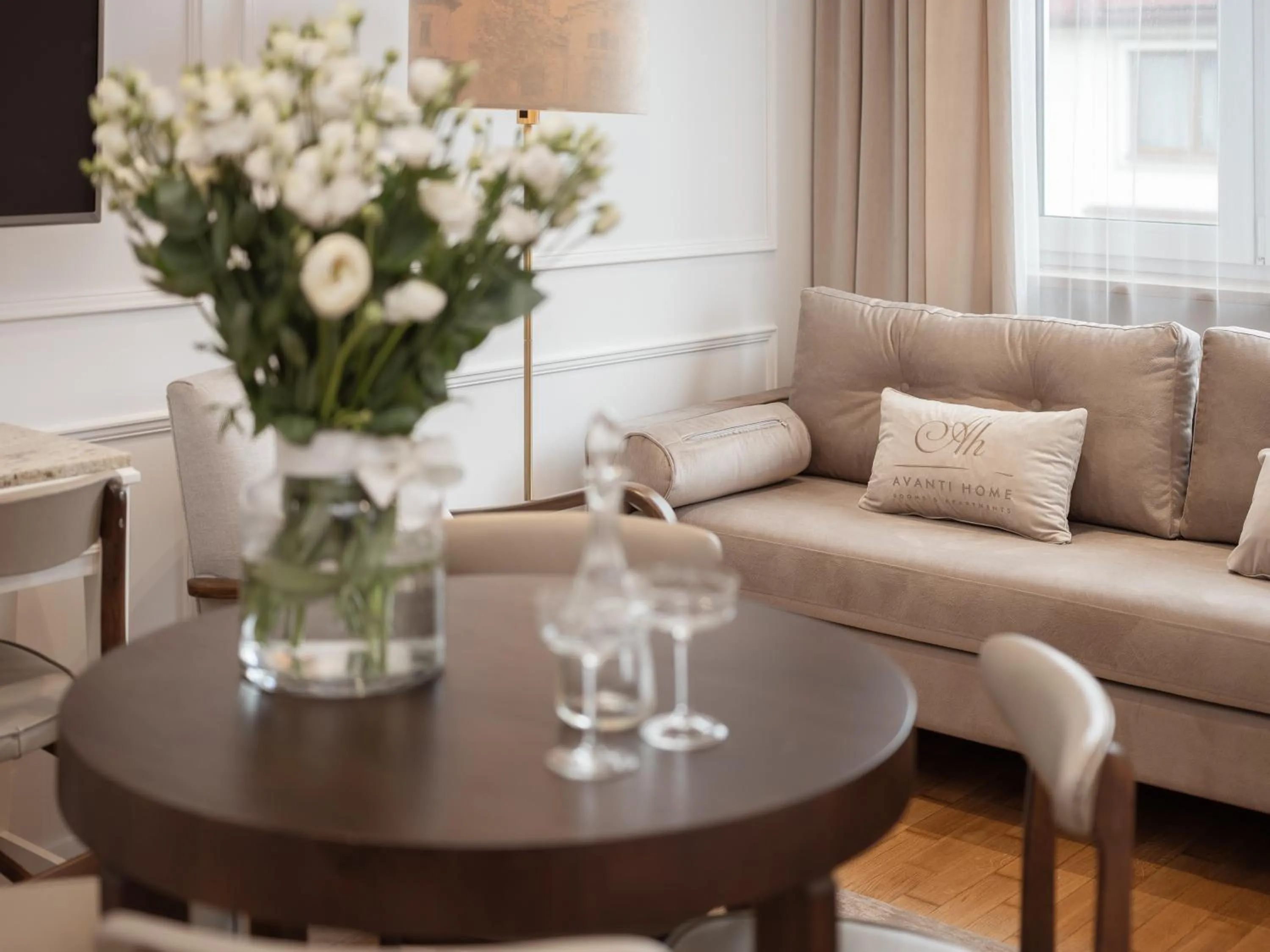 Photo of the whole room in AVANTI Home