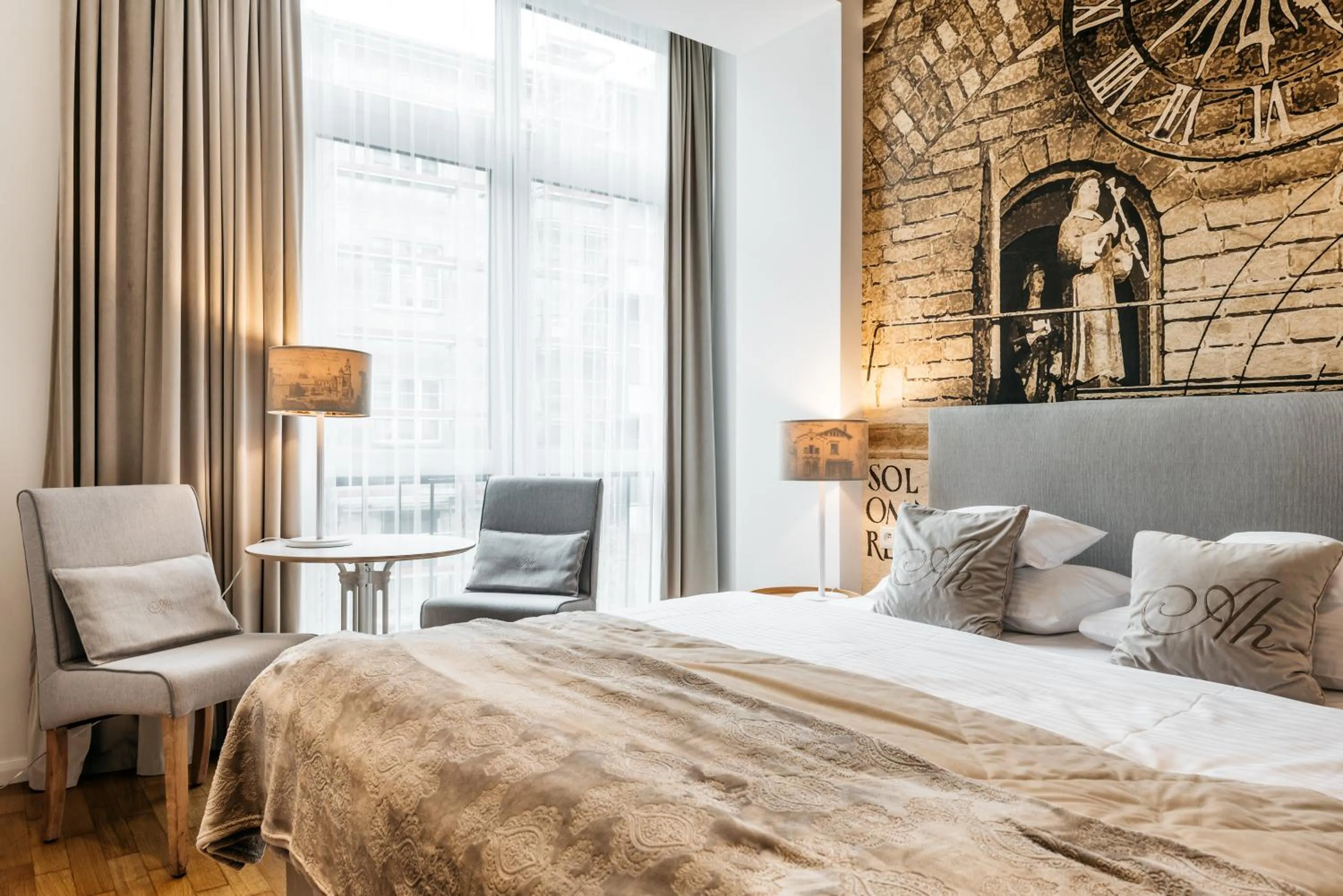 Bedroom, Bed in AVANTI Home