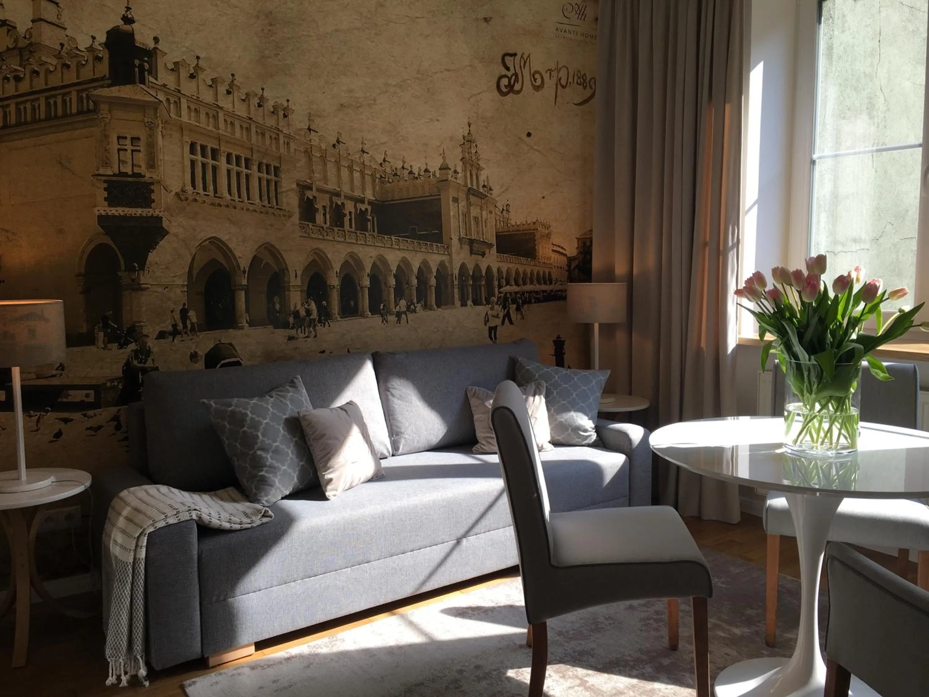 Photo of the whole room in AVANTI Home