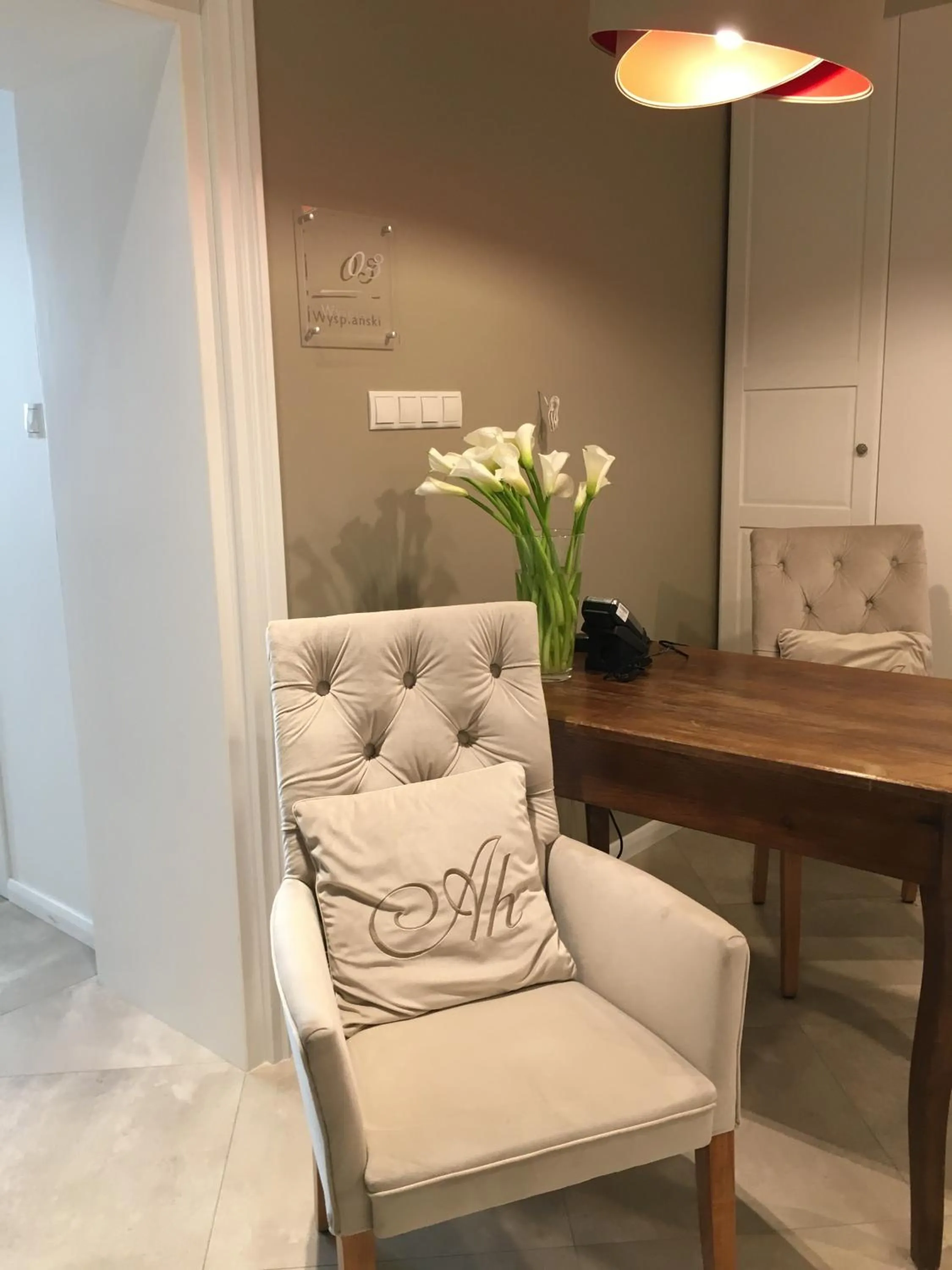 Library in AVANTI Home