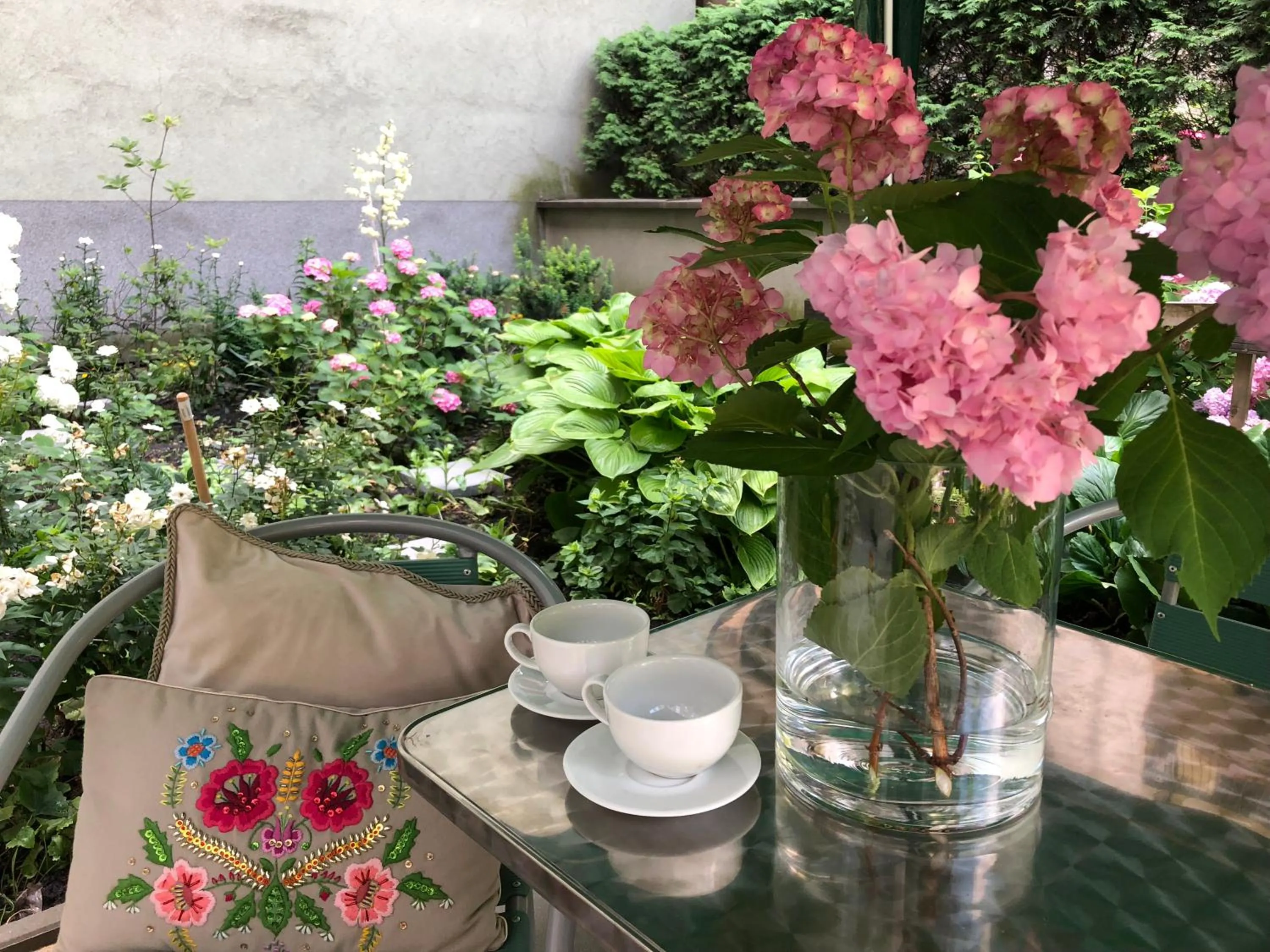 Garden in AVANTI Home