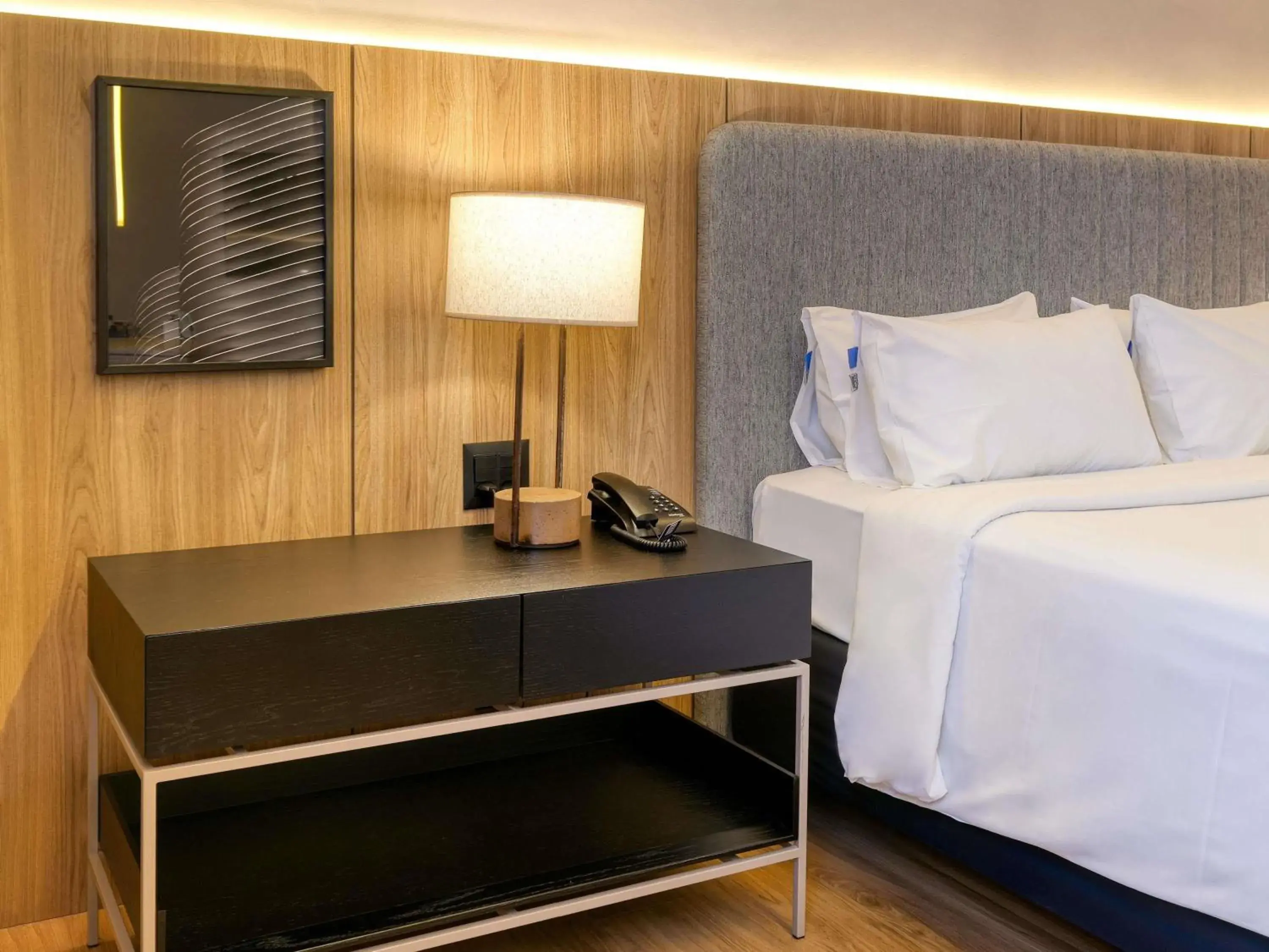 Bedroom, Bed in Mercure Belo Horizonte Vila da Serra Bedroom, Bed in Mercure Belo Horizonte Vila da Serra