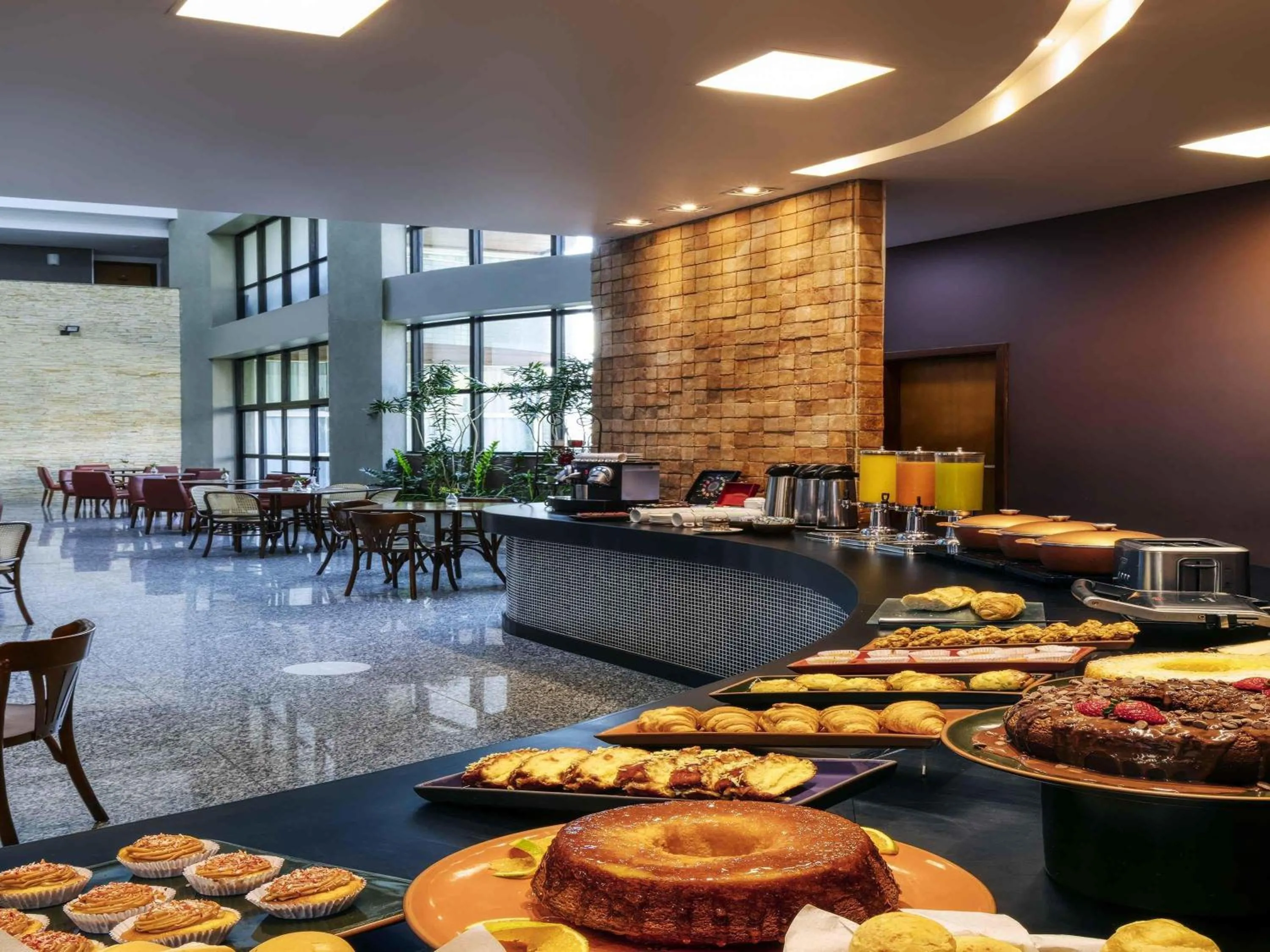 Restaurant/places to eat in Mercure Belo Horizonte Vila da Serra