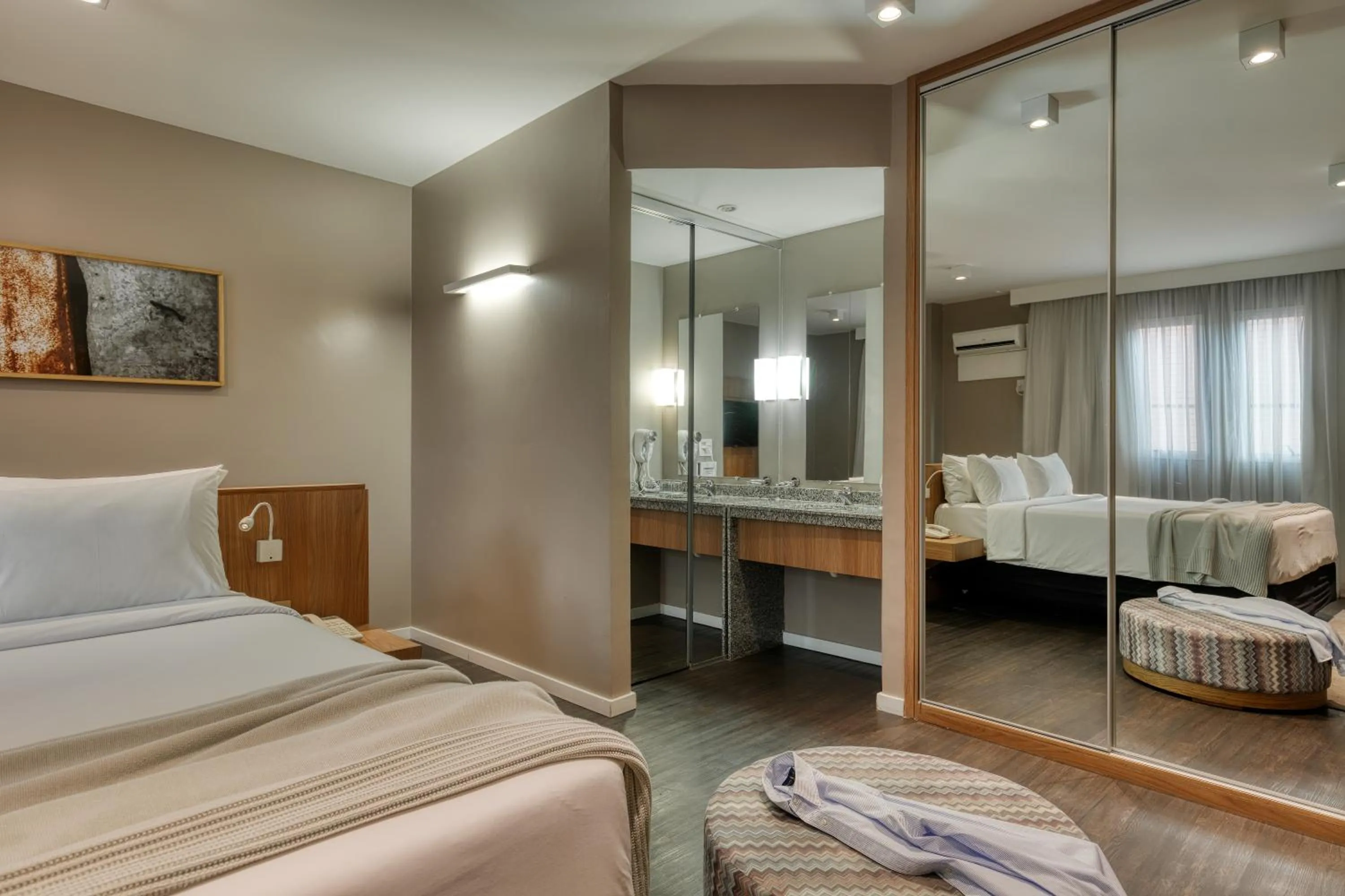 Photo of the whole room, Bed in Mercure Belo Horizonte Vila da Serra