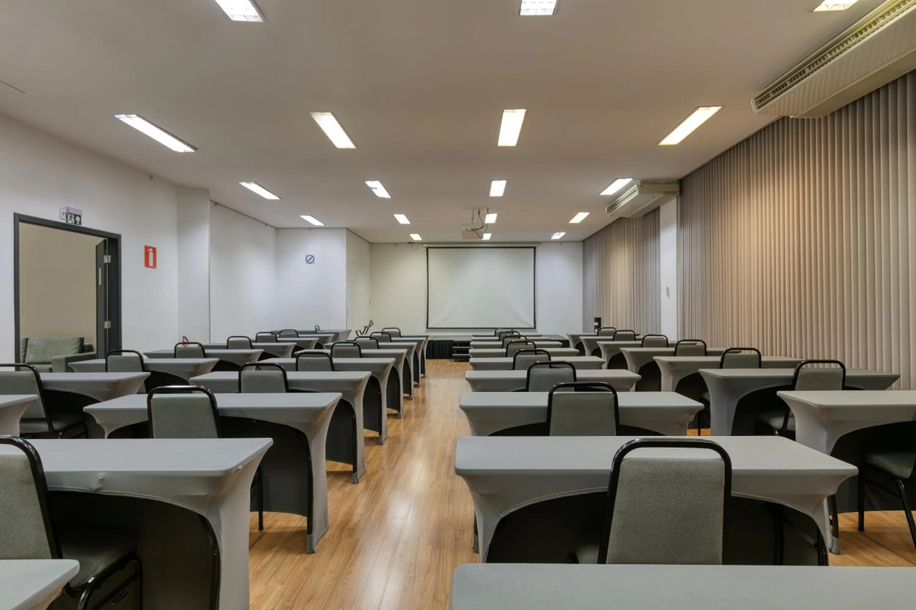 Meeting/conference room in Mercure Belo Horizonte Vila da Serra