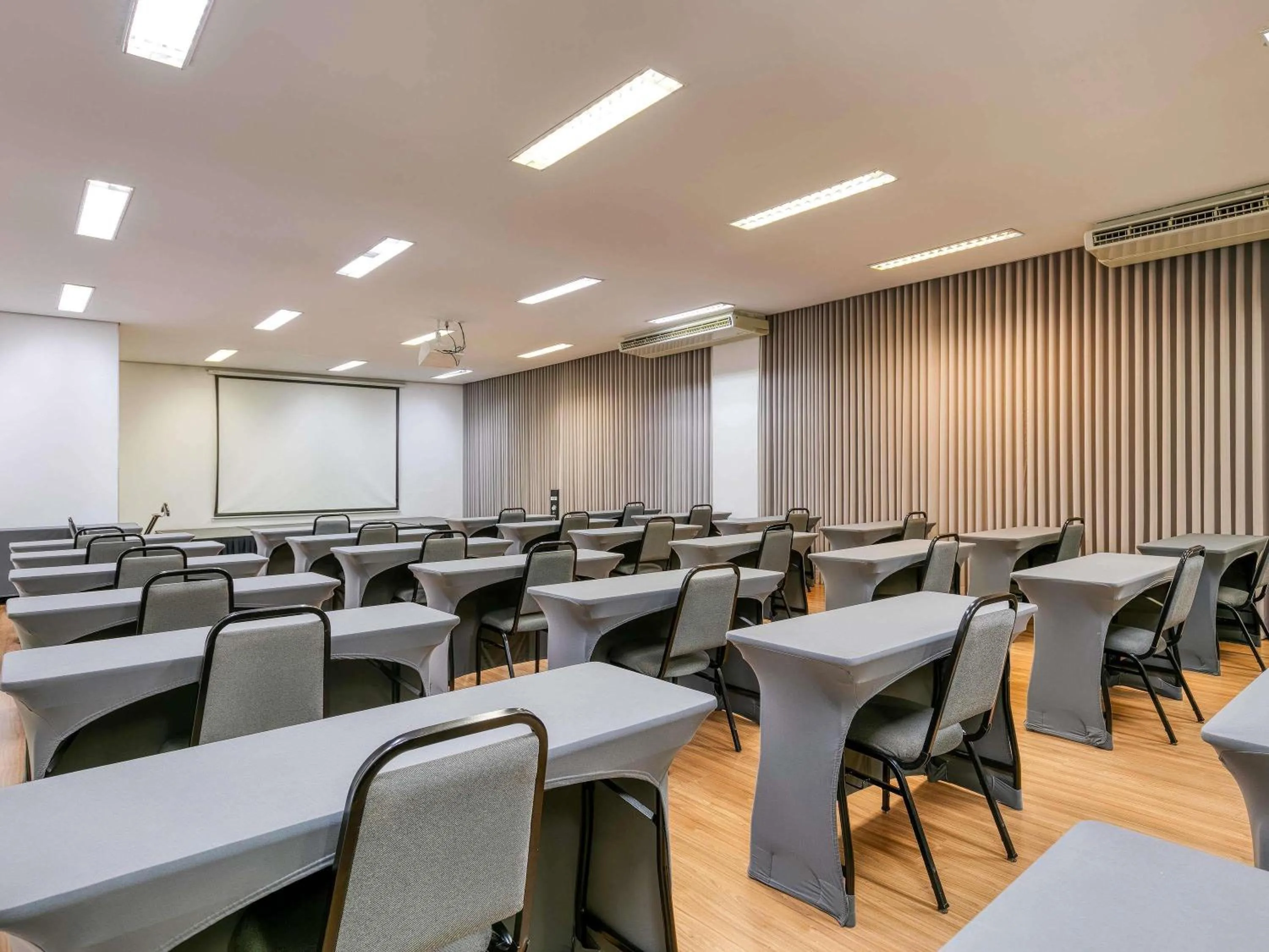 Meeting/conference room in Mercure Belo Horizonte Vila da Serra