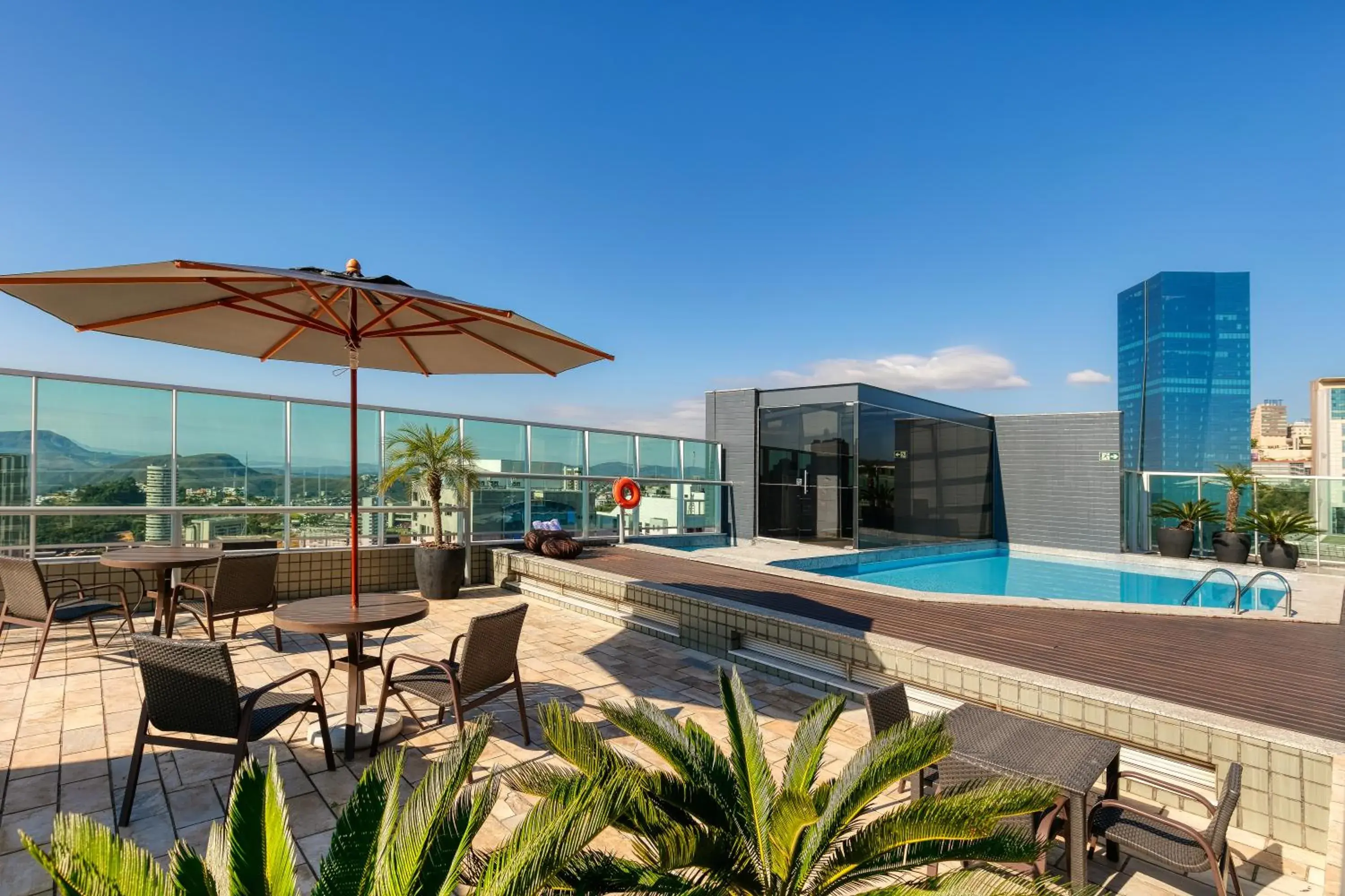 Pool view in Mercure Belo Horizonte Vila da Serra Pool view in Mercure Belo Horizonte Vila da Serra