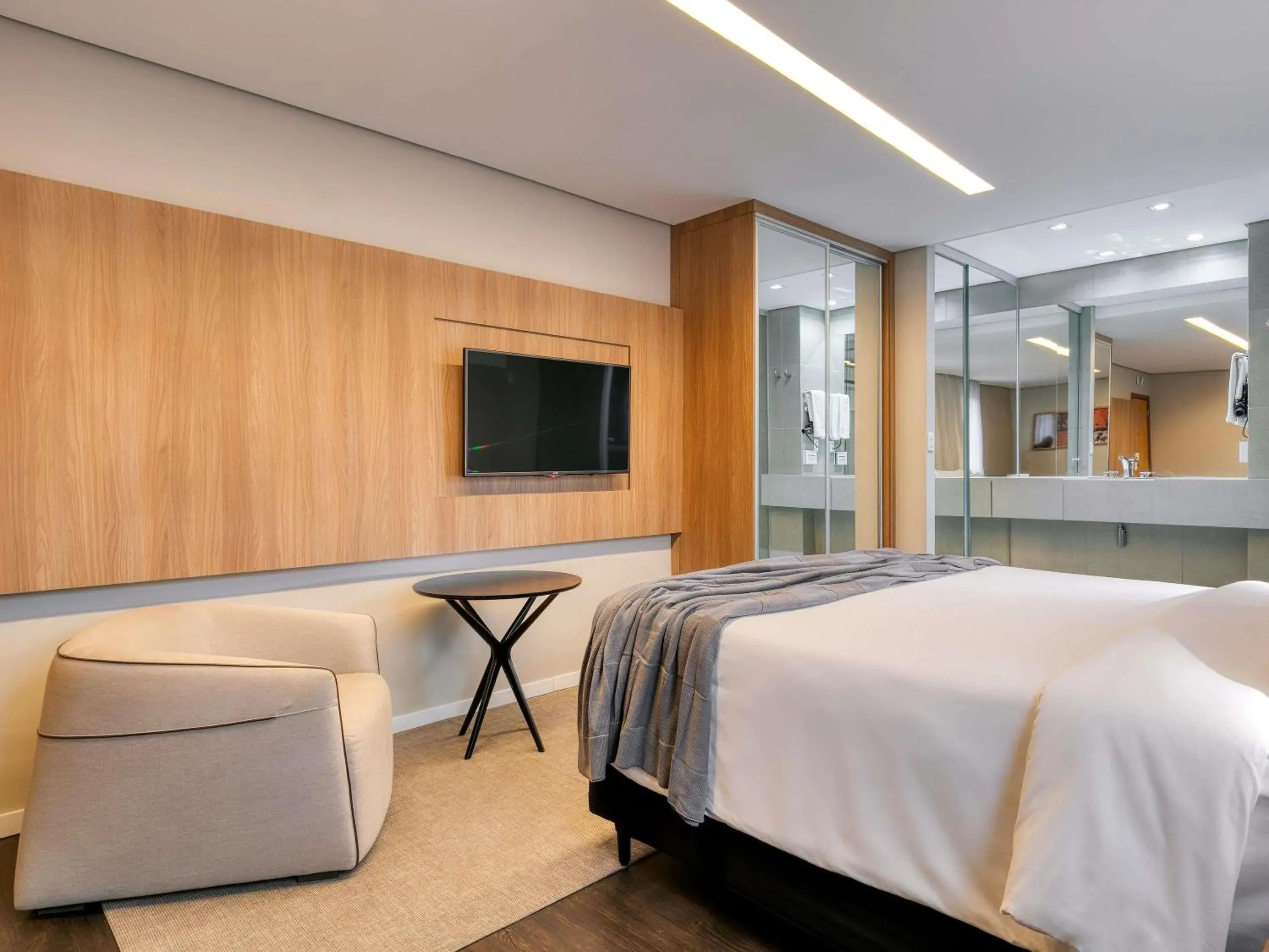 Bedroom, Bed in Mercure Belo Horizonte Vila da Serra Bedroom, Bed in Mercure Belo Horizonte Vila da Serra