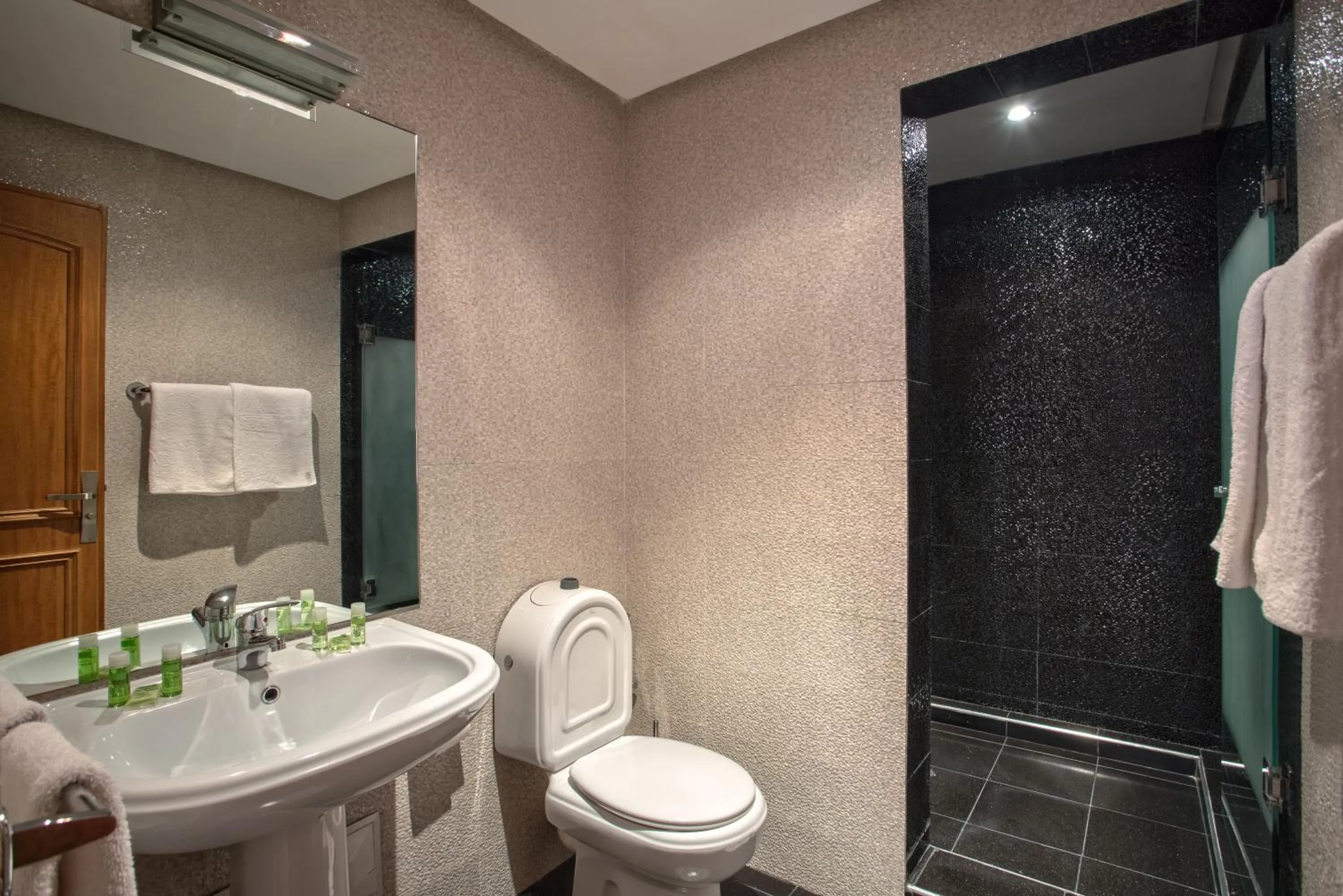 Bathroom in Yaad City Hotel