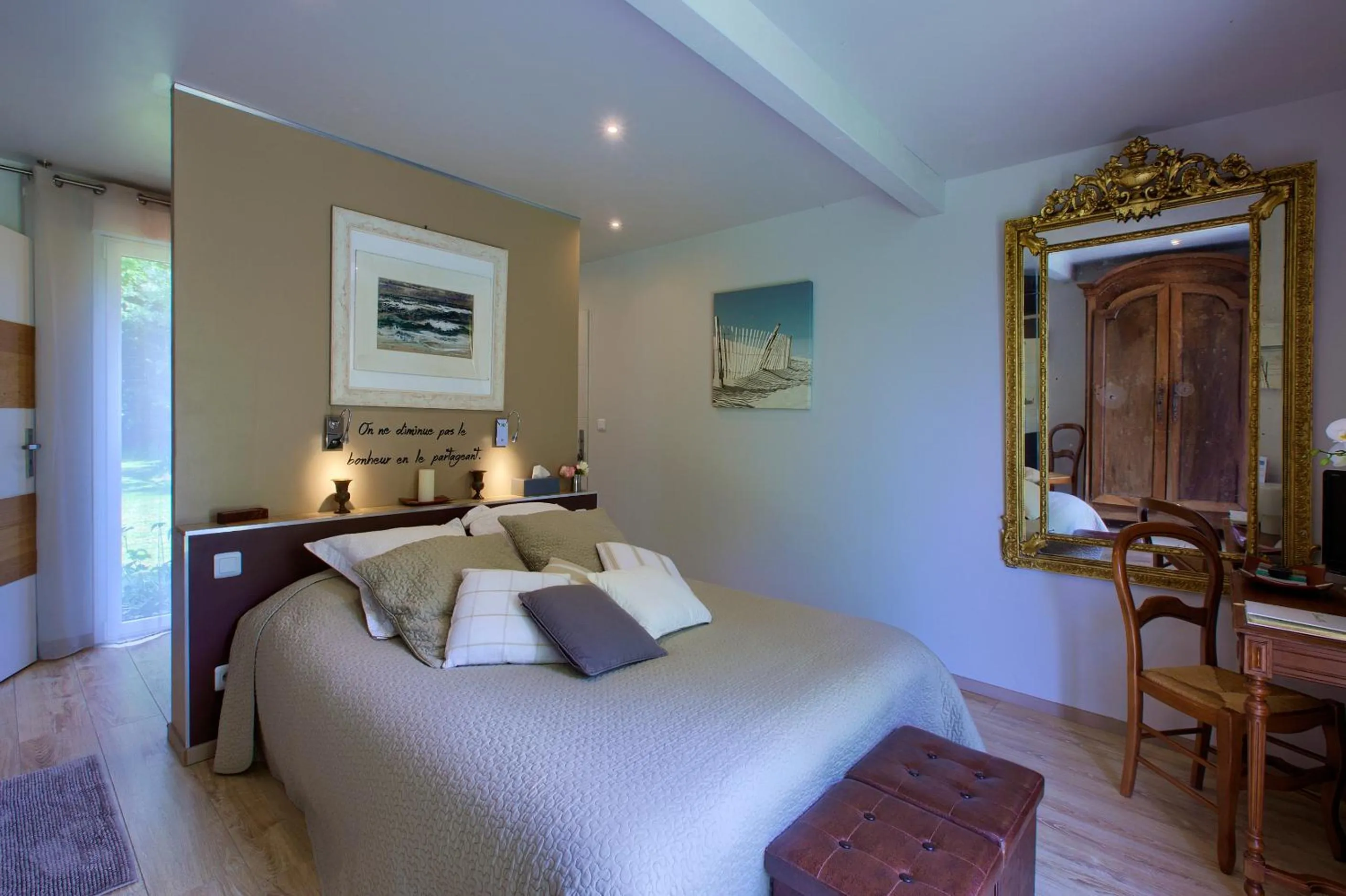 Bedroom, Bed in B&B La Closerie 33