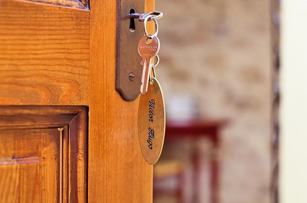 Other in L'Abri du Poète