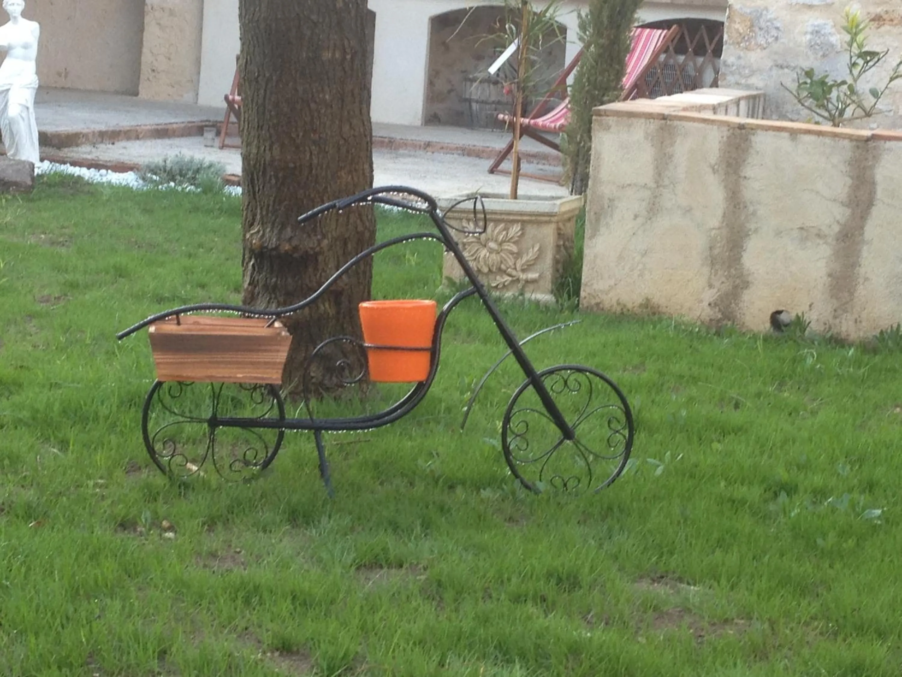 Garden in L'Abri du Poète