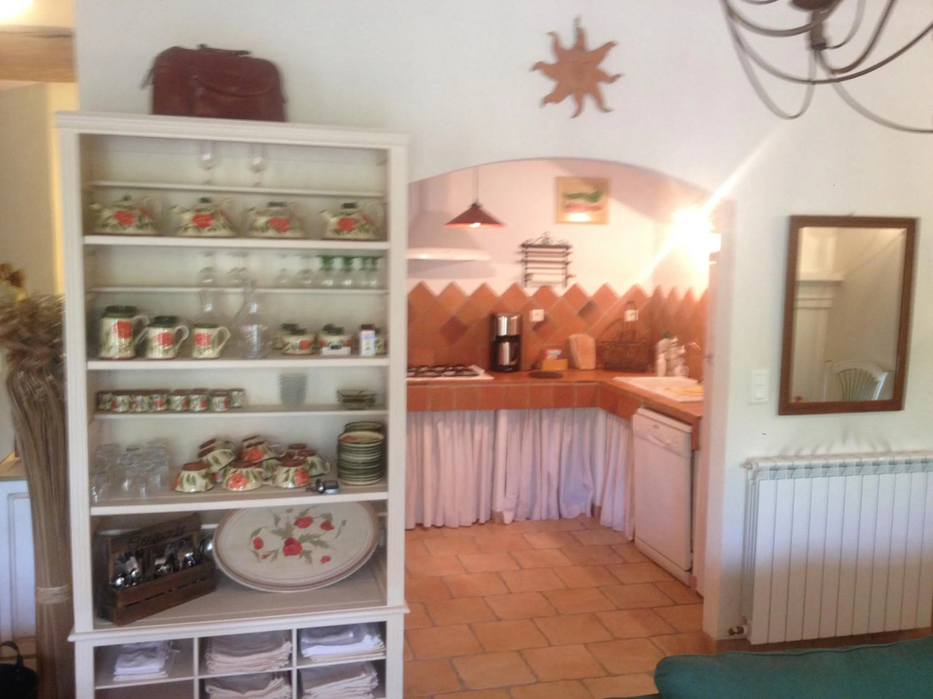 Communal lounge/ TV room in L'Abri du Poète