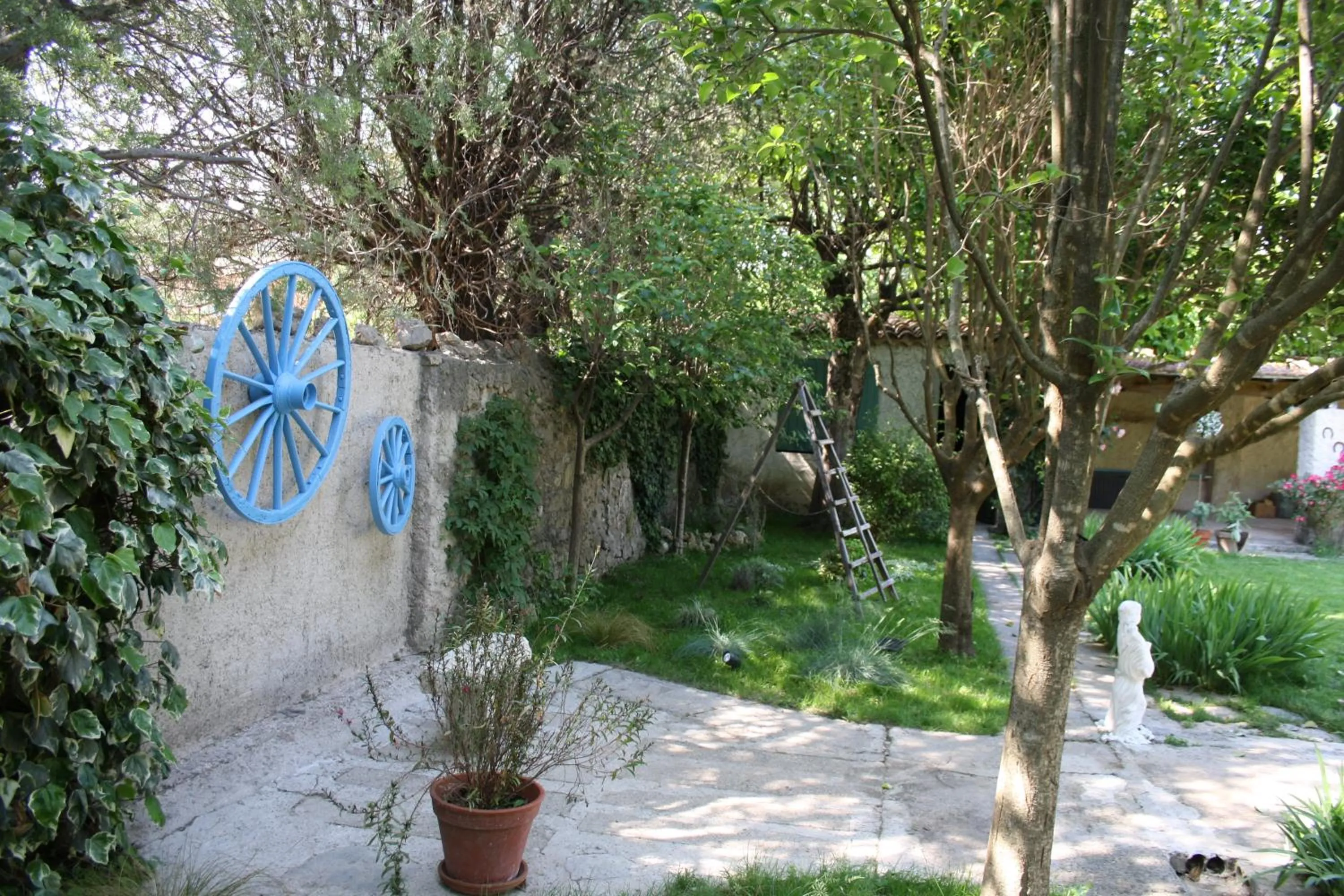 Garden in L'Abri du Poète
