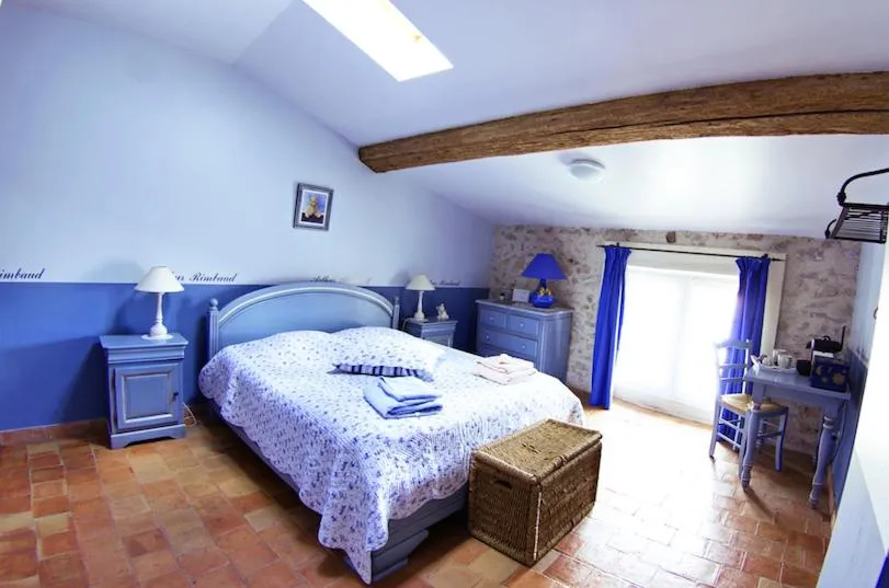 Day in L'Abri du Poète