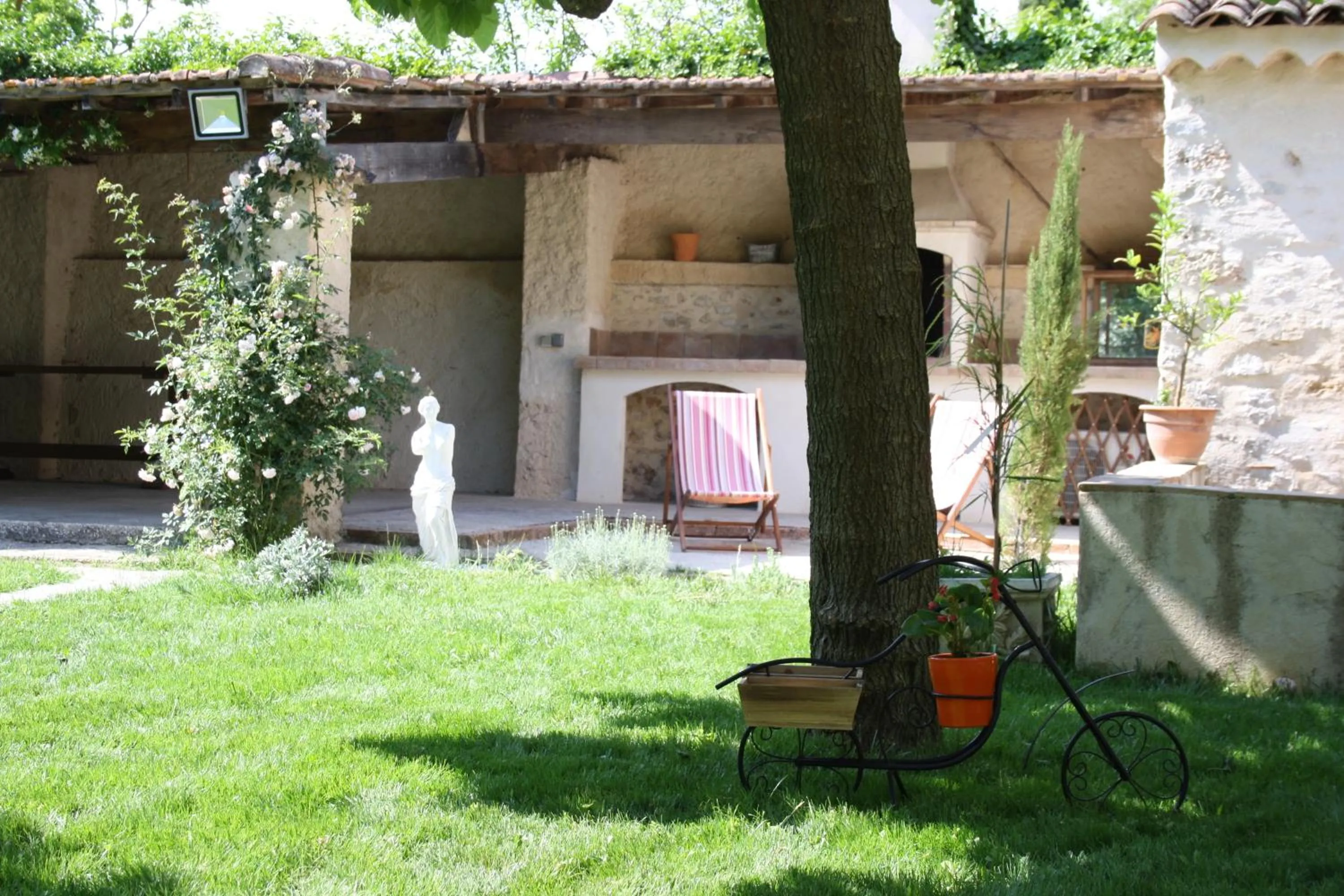 BBQ facilities in L'Abri du Poète