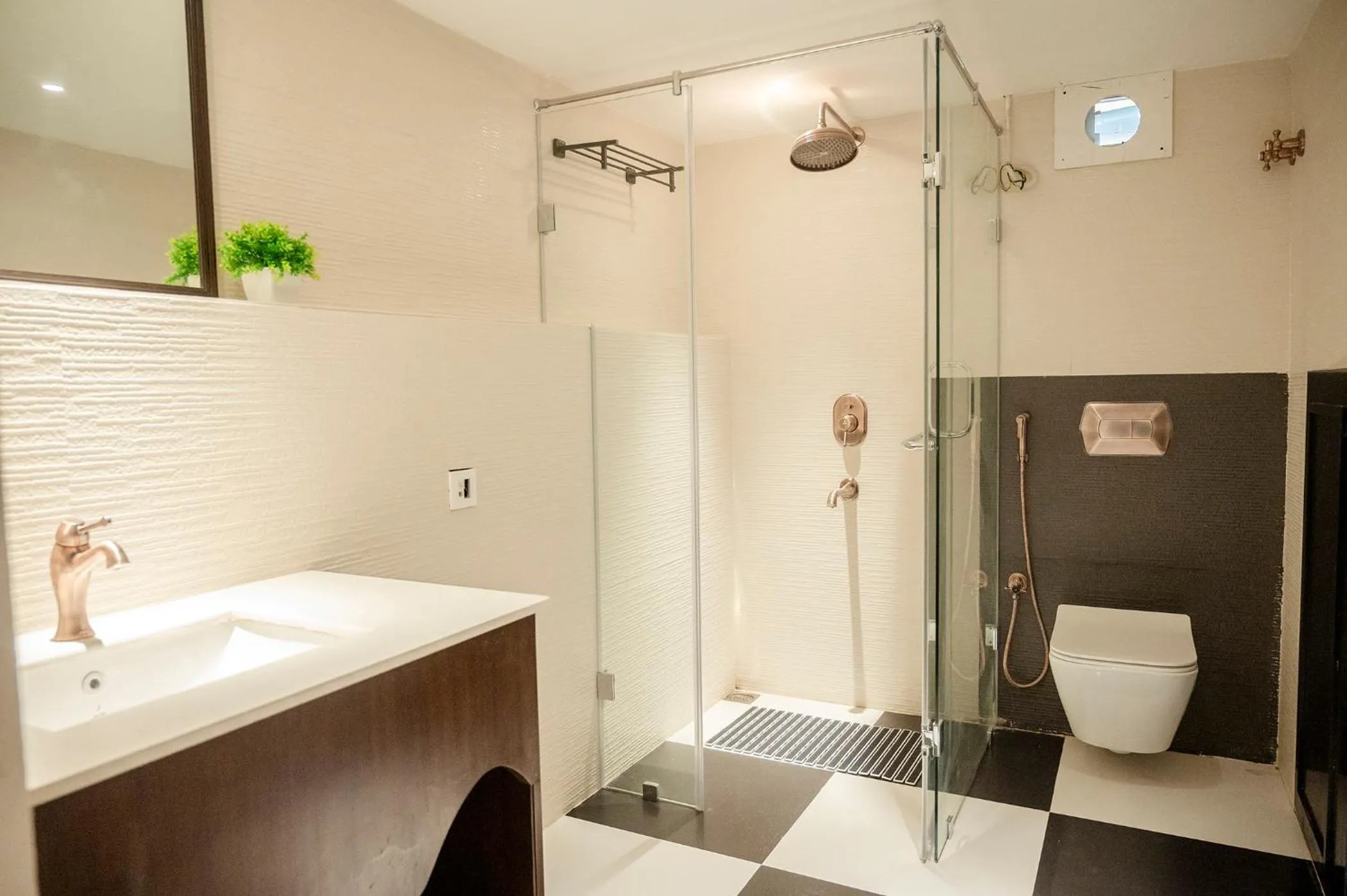 Bathroom in HOTEL LAKE VIEW