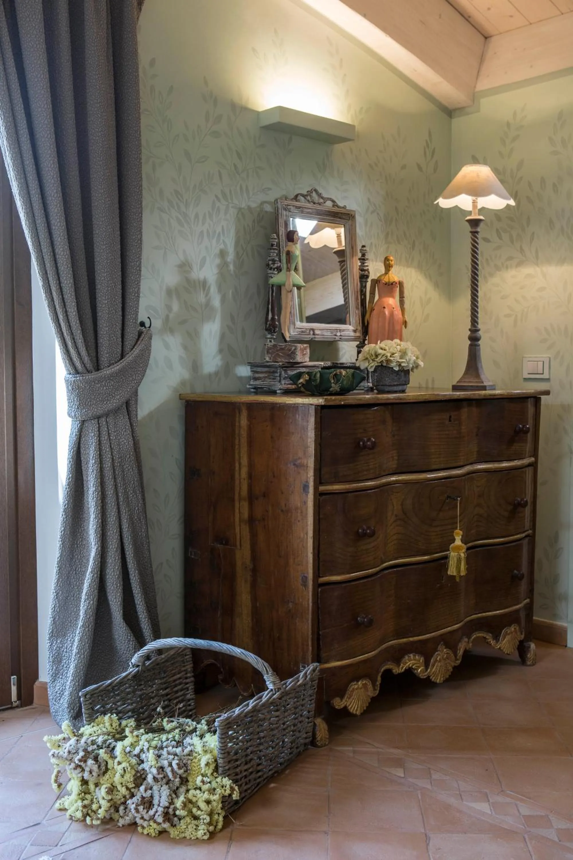 Decorative detail in Monterosato Country House