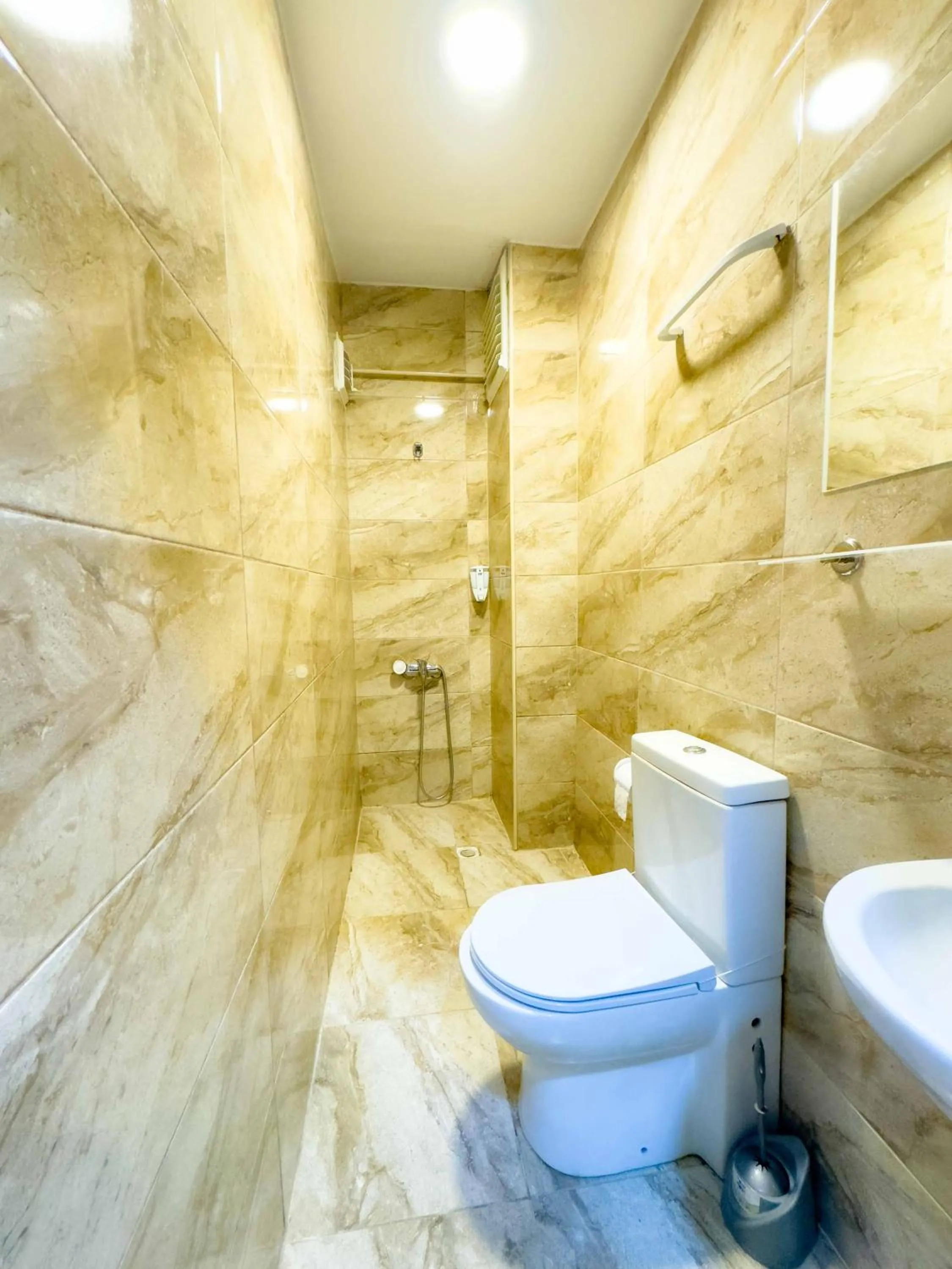 Shower in Öz Dünya Hotel