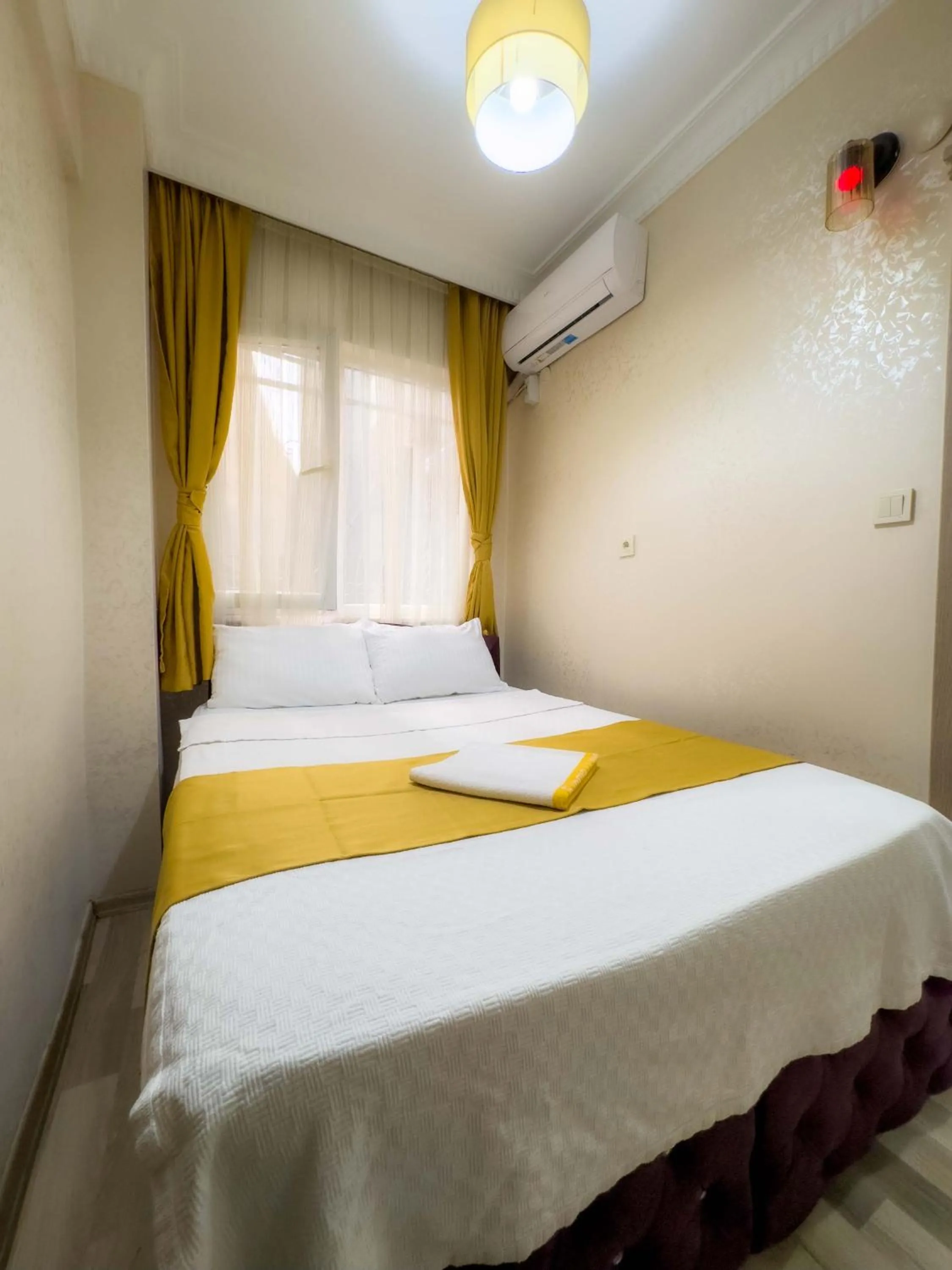 Bed in Öz Dünya Hotel