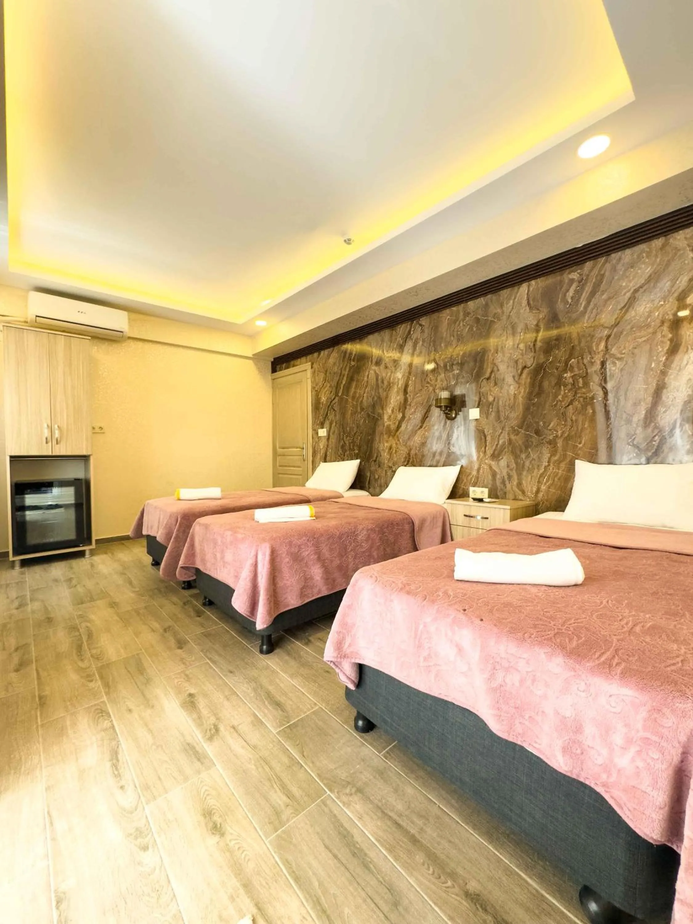 Bed in Öz Dünya Hotel