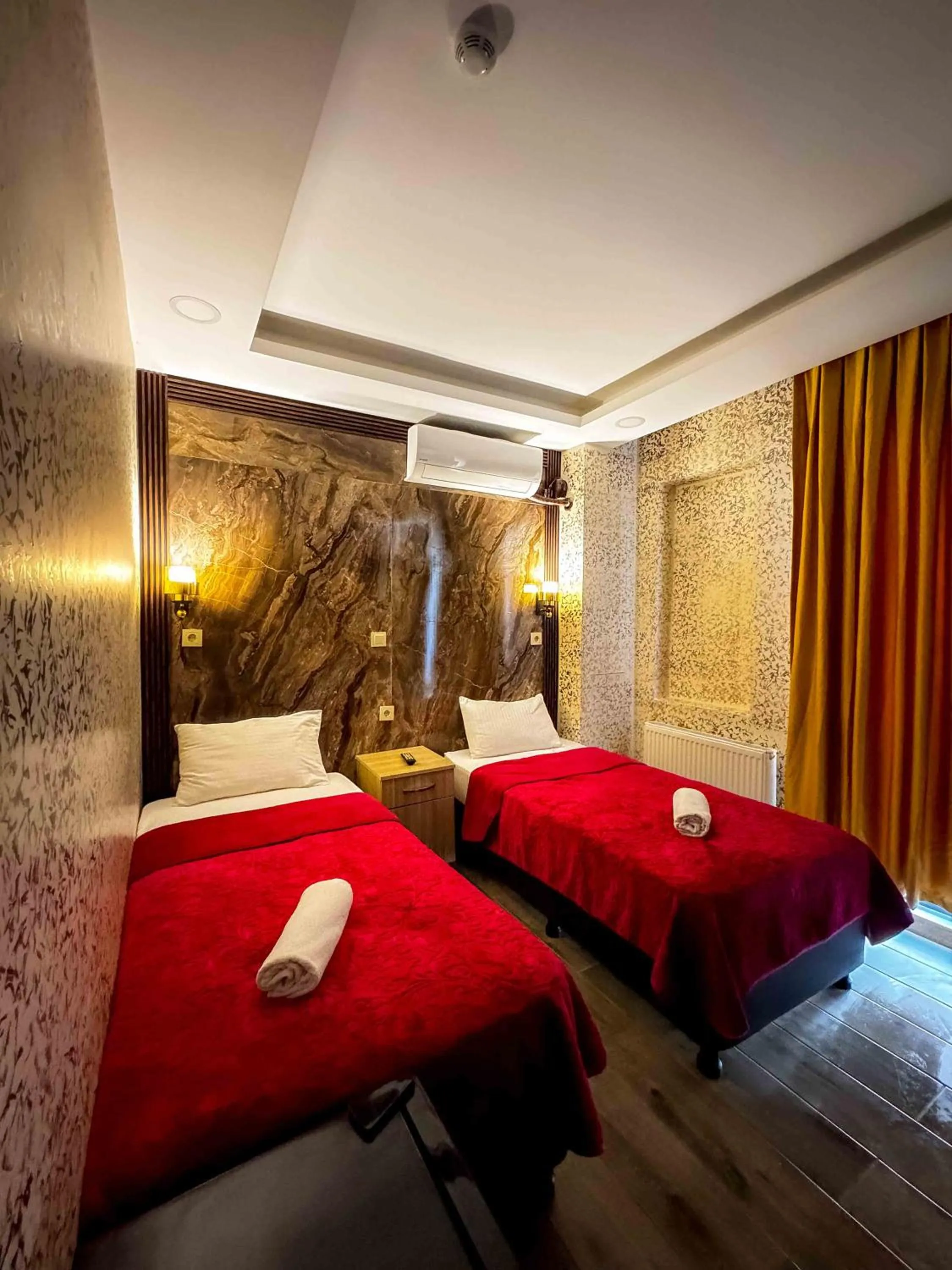 Bed in Öz Dünya Hotel