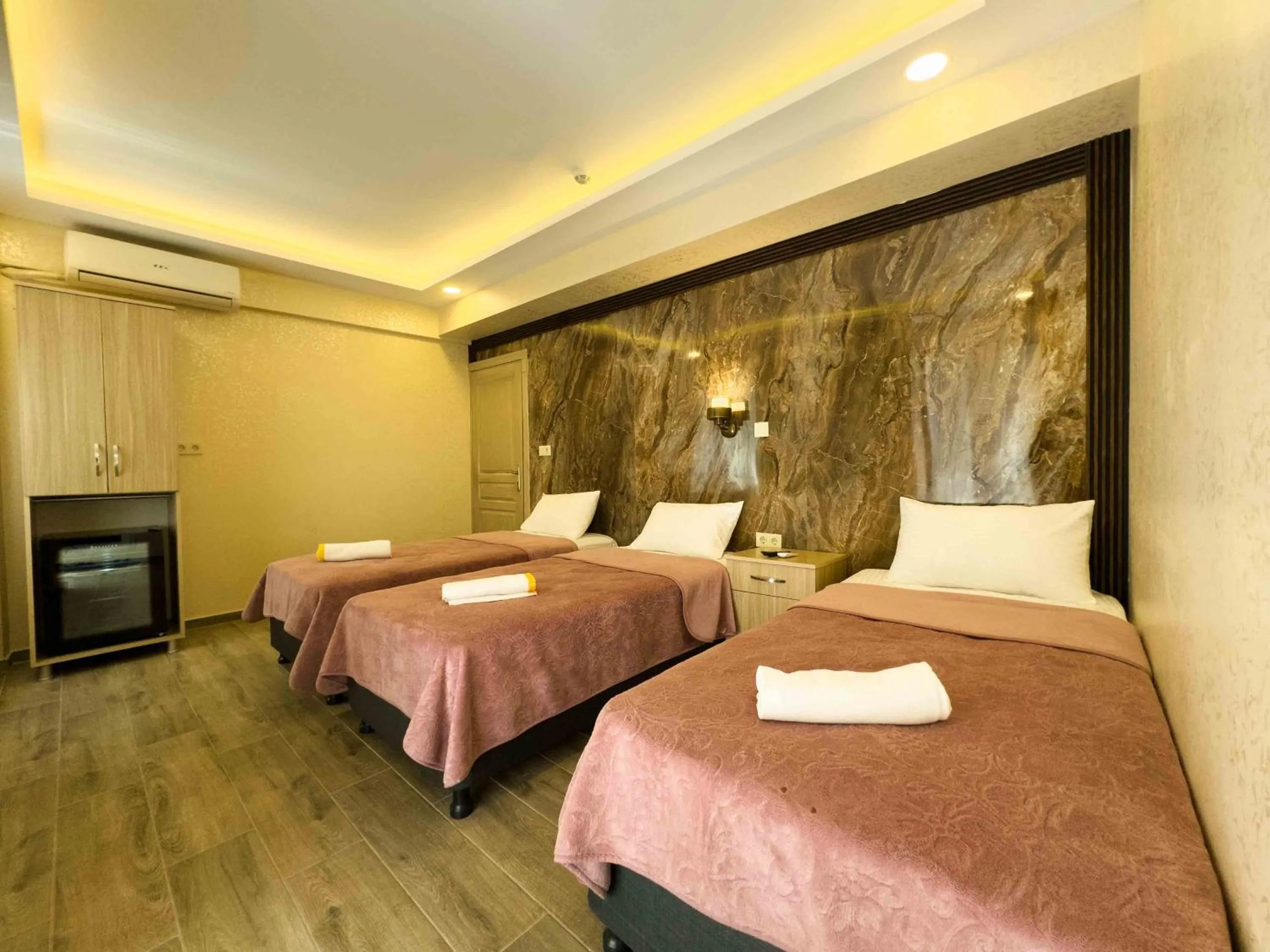 Bed in Öz Dünya Hotel