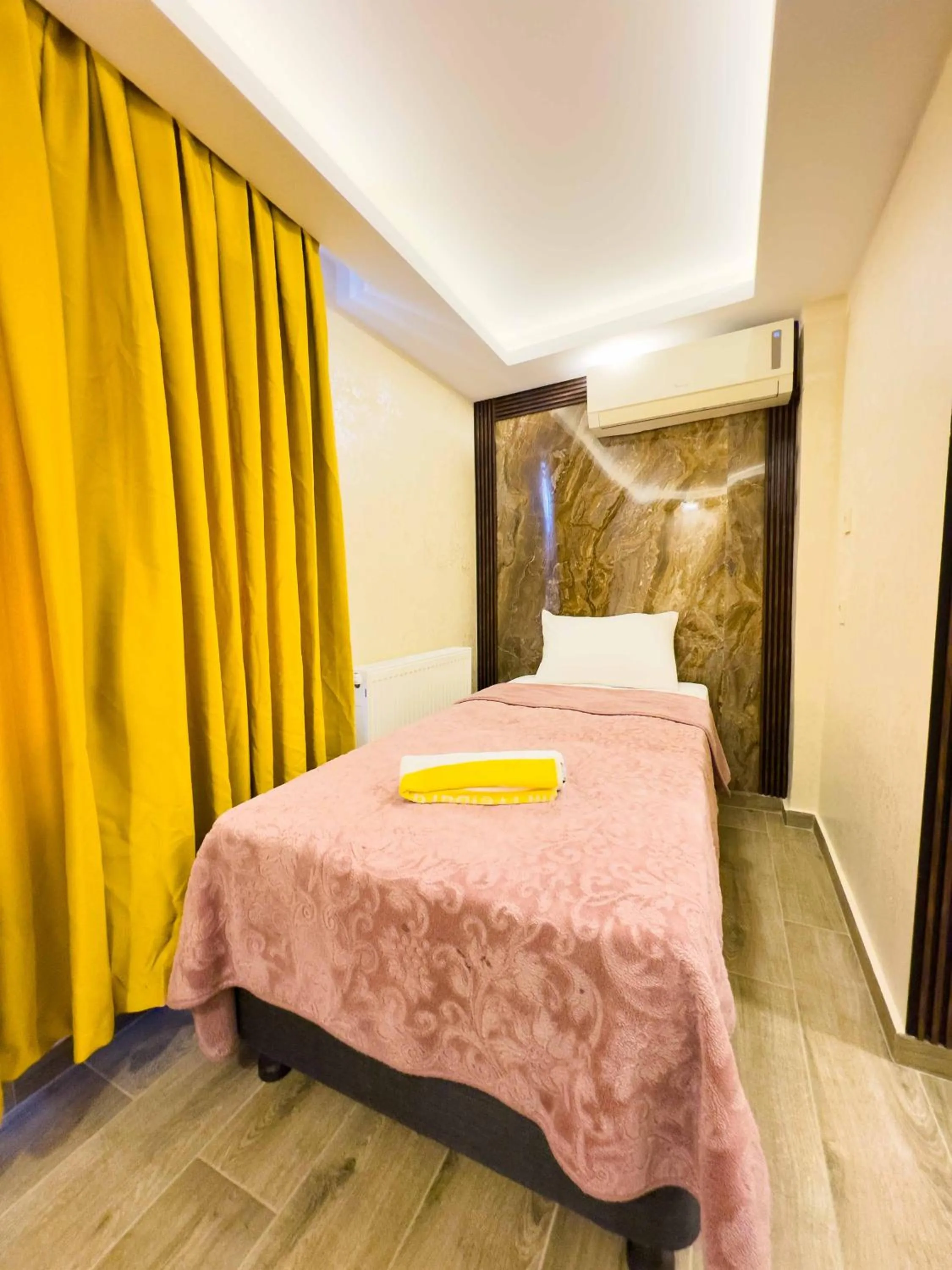 Bed in Öz Dünya Hotel