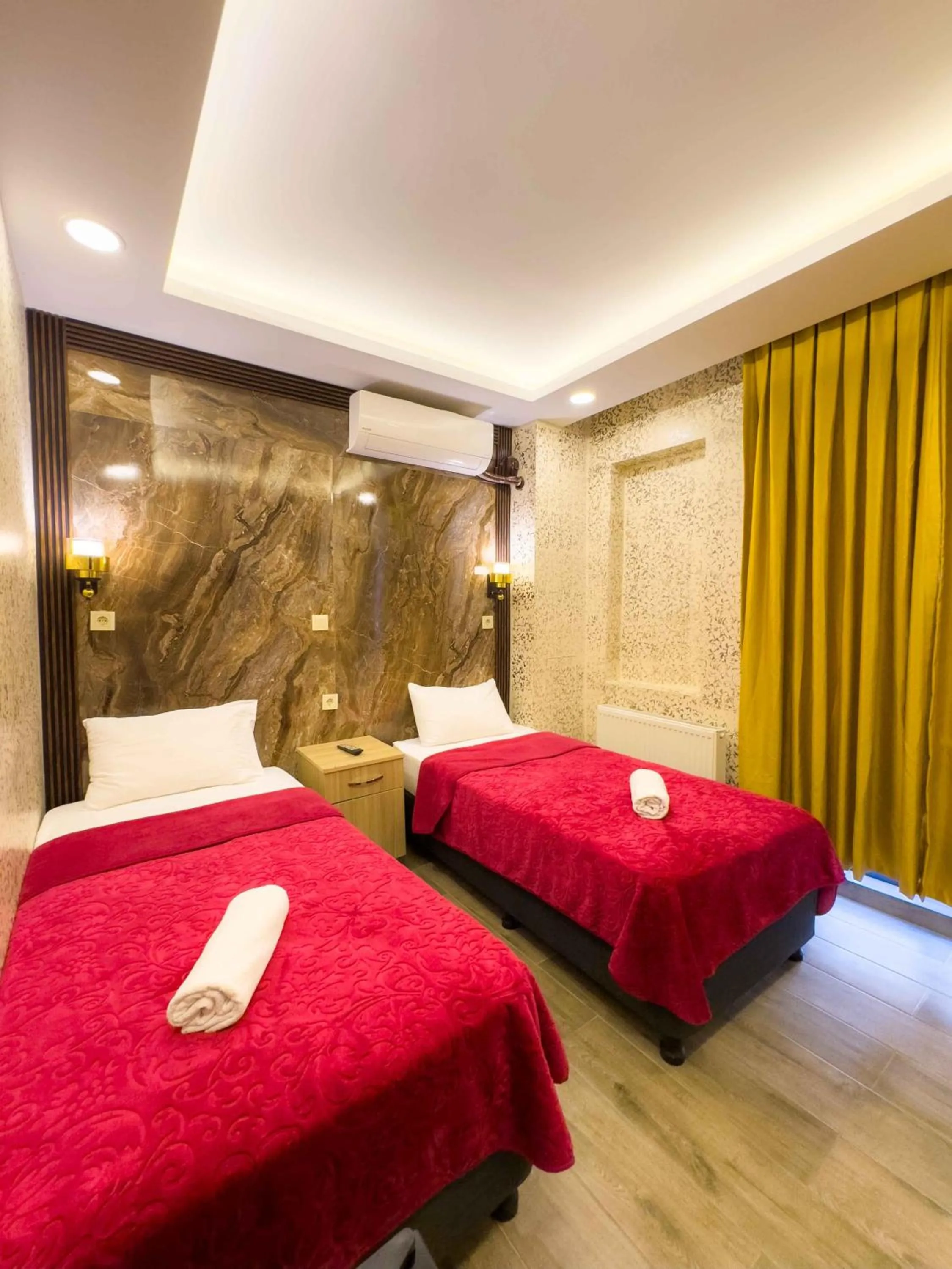 Bed in Öz Dünya Hotel