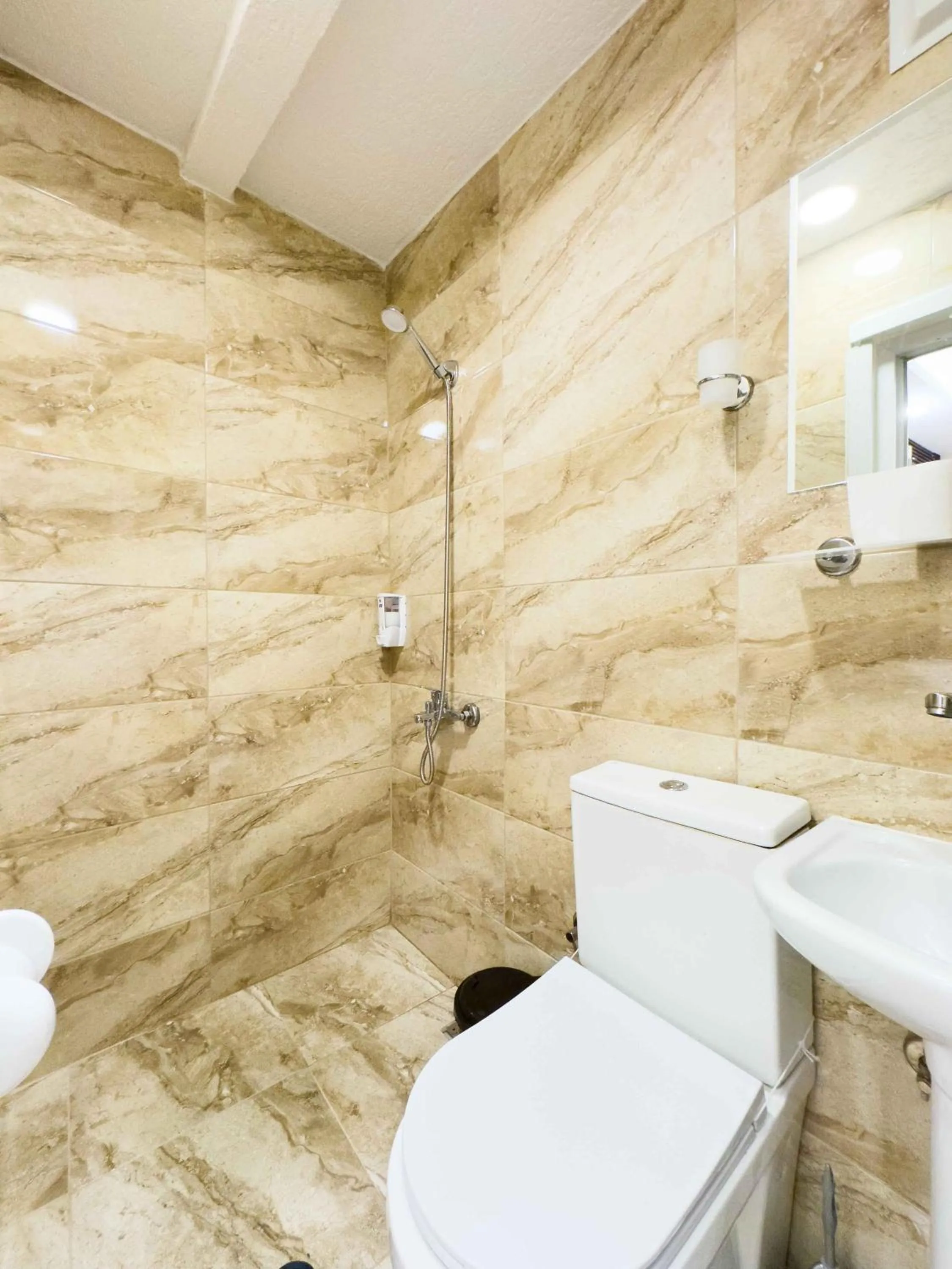 Shower in Öz Dünya Hotel