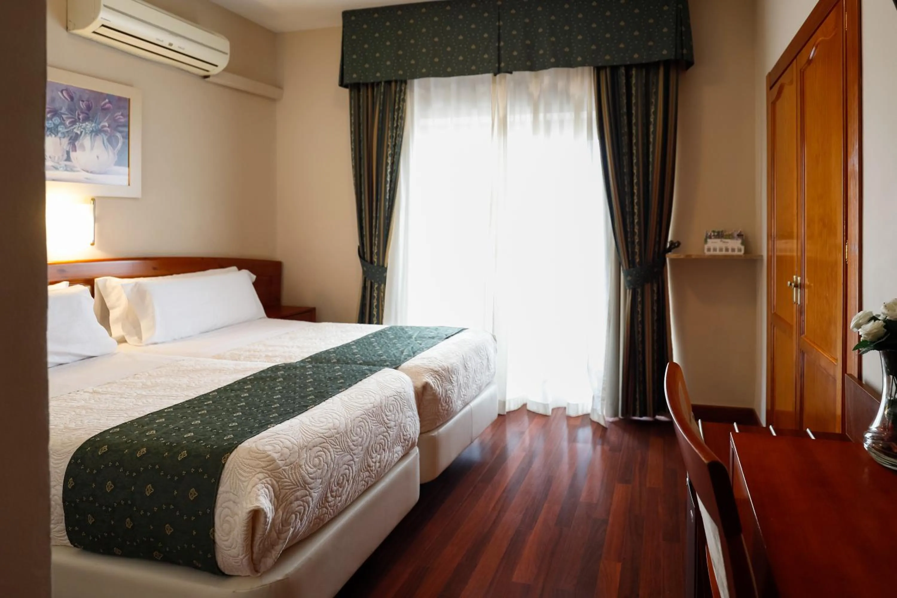 Bed in Hotel Alameda Málaga