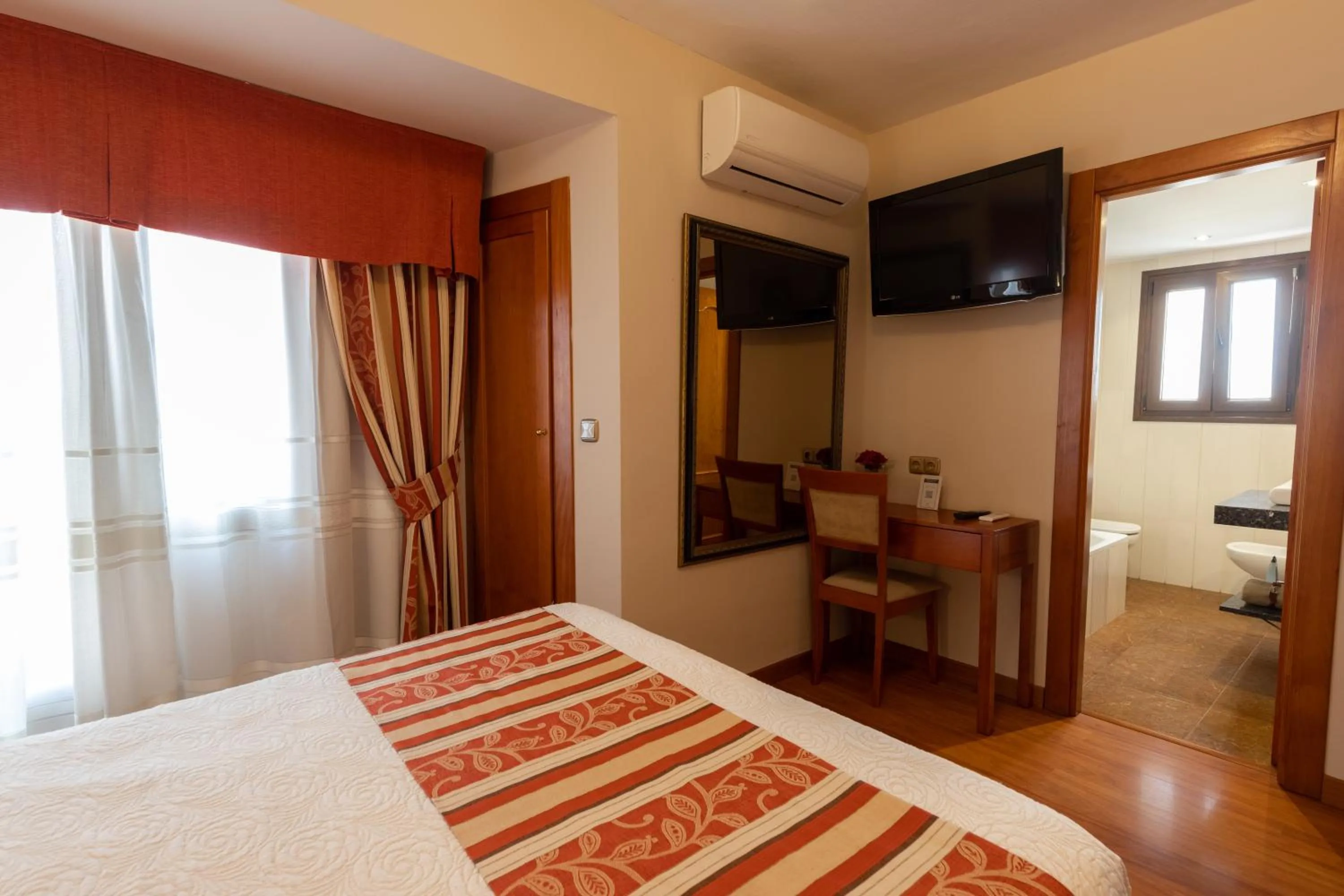 Bed in Hotel Alameda Málaga