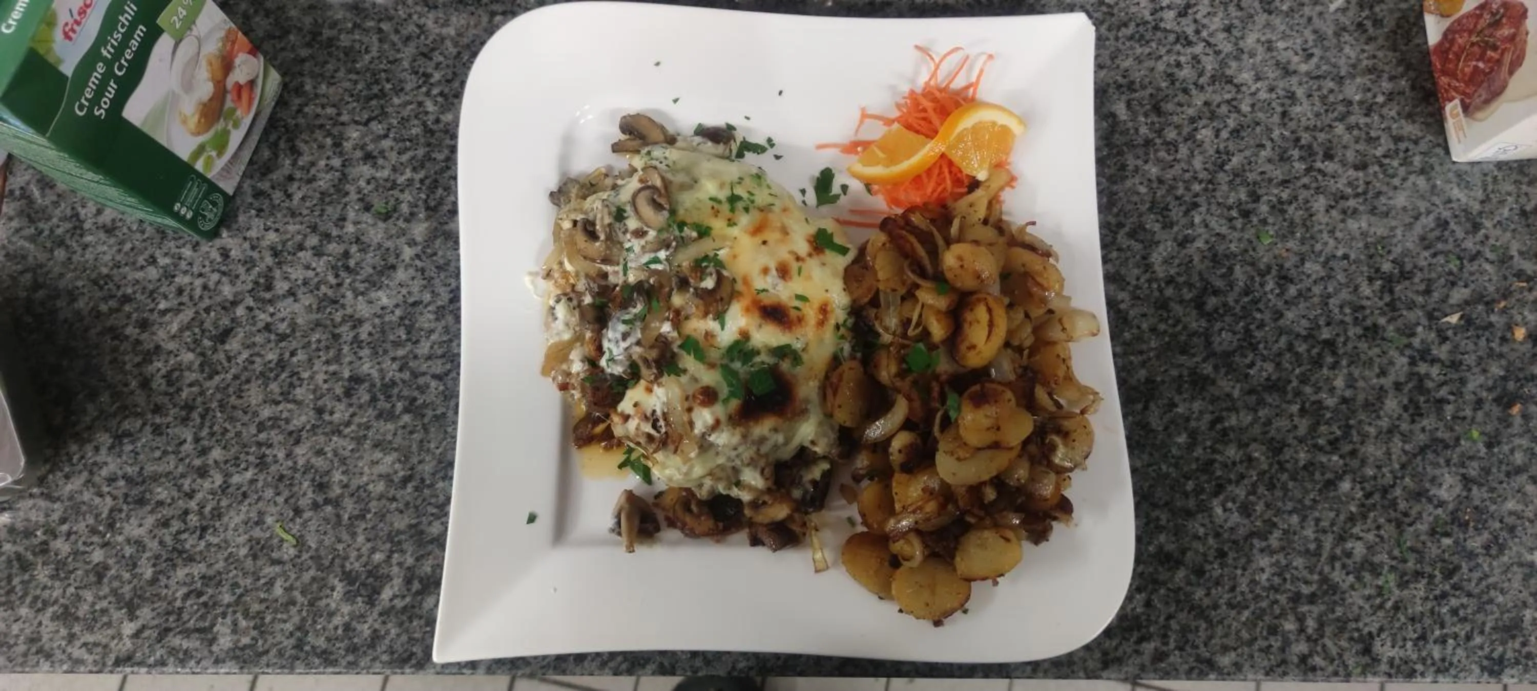 Restaurant/places to eat in Hotel Corveyer Hof