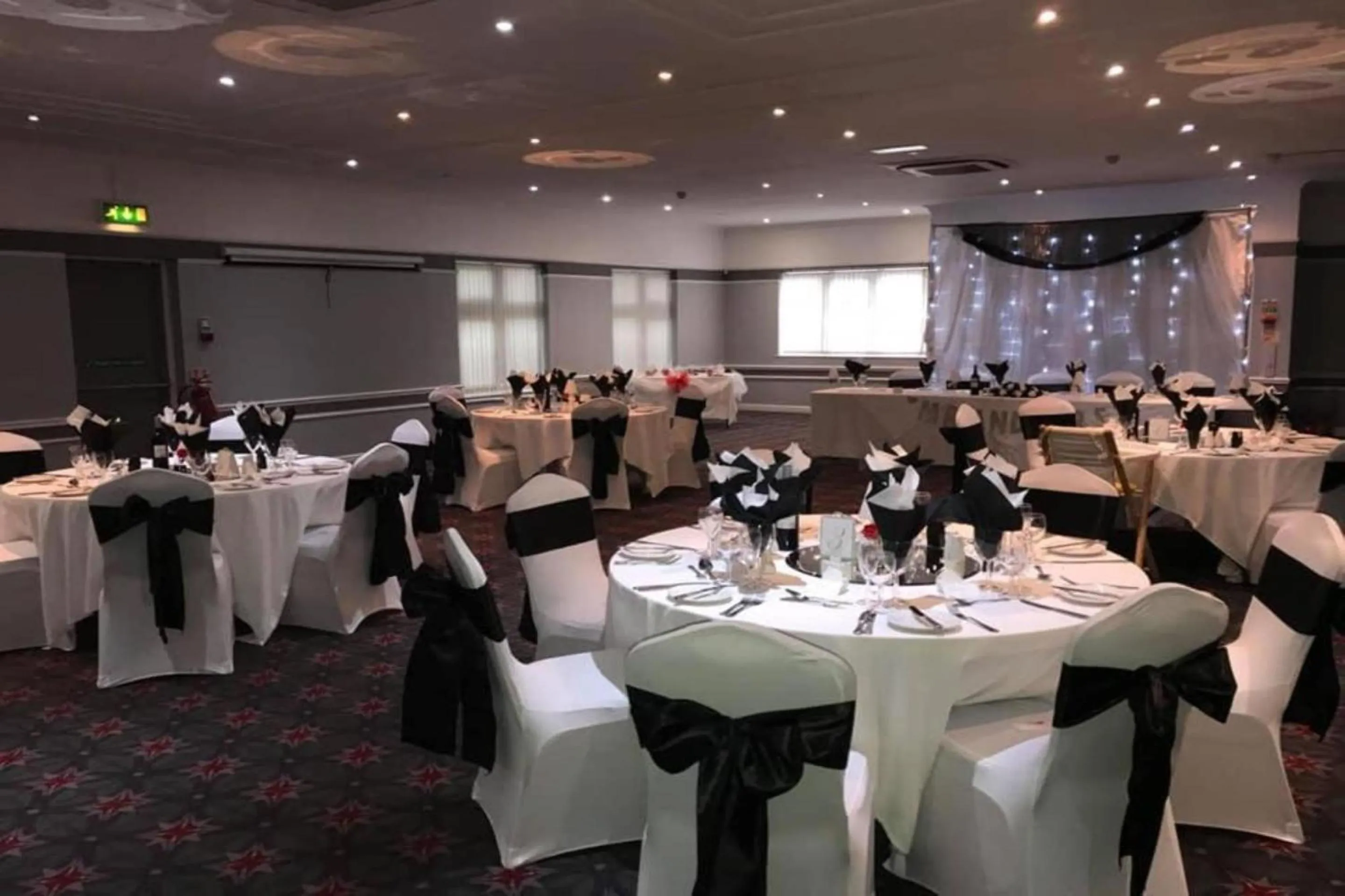 Banquet/Function facilities in Broadfield Park Hotel