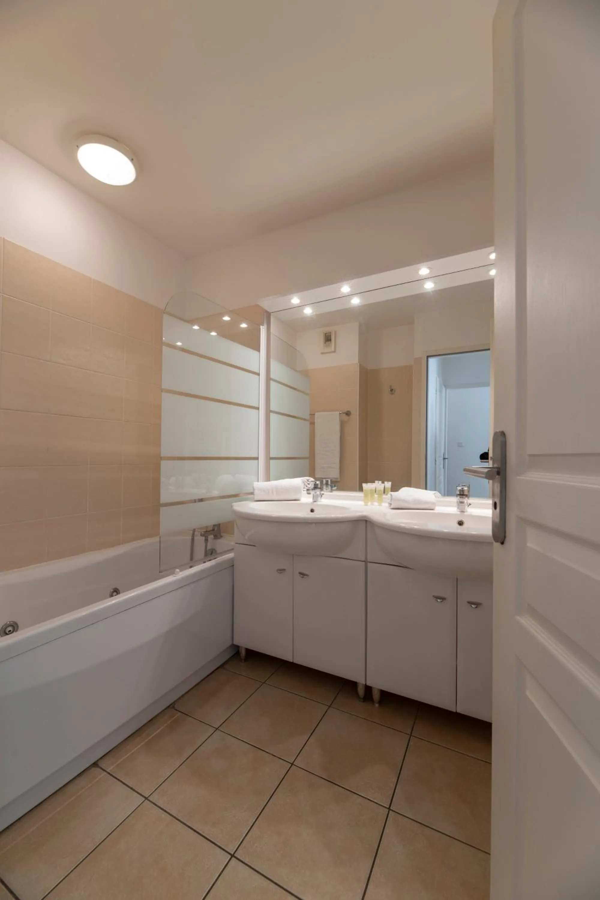 Bathroom in Lagrange Vacances - Résidence Jardin Mauresque
