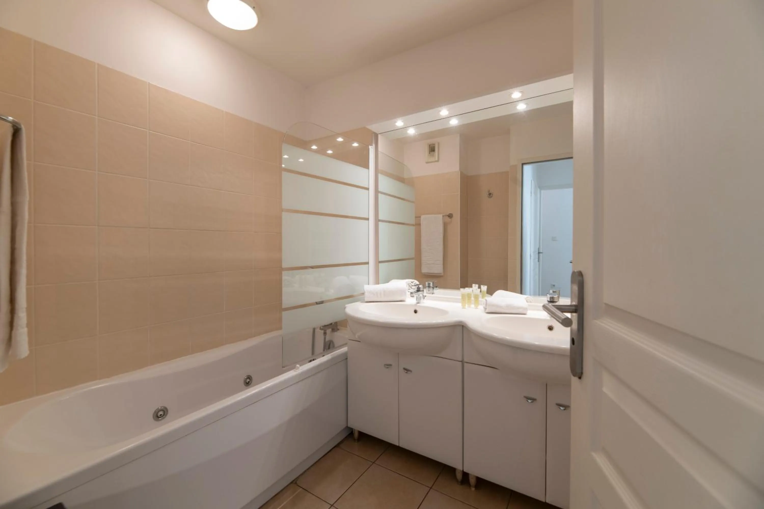 Bathroom in Lagrange Vacances - Résidence Jardin Mauresque