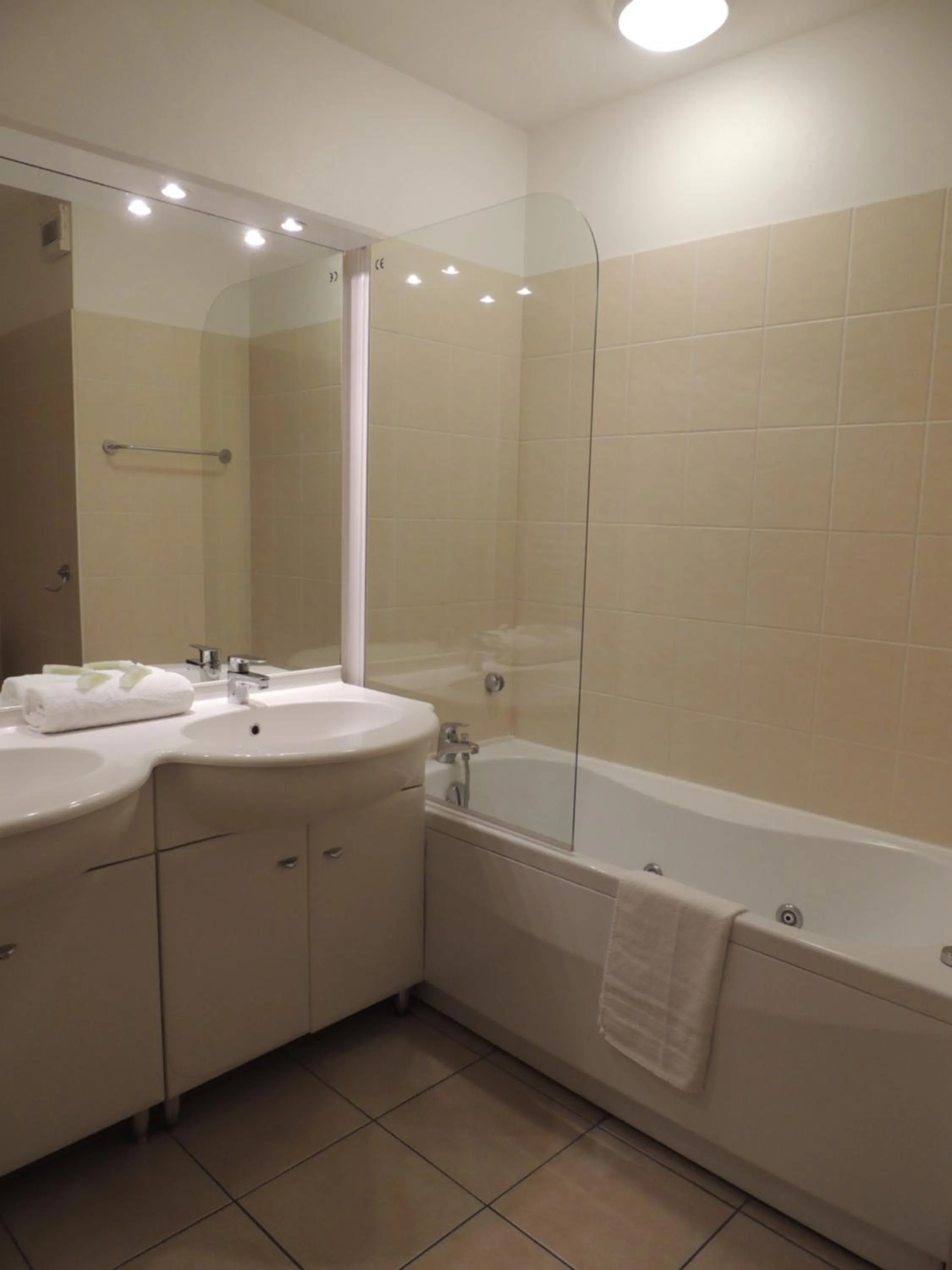 Bathroom in Lagrange Vacances - Résidence Jardin Mauresque