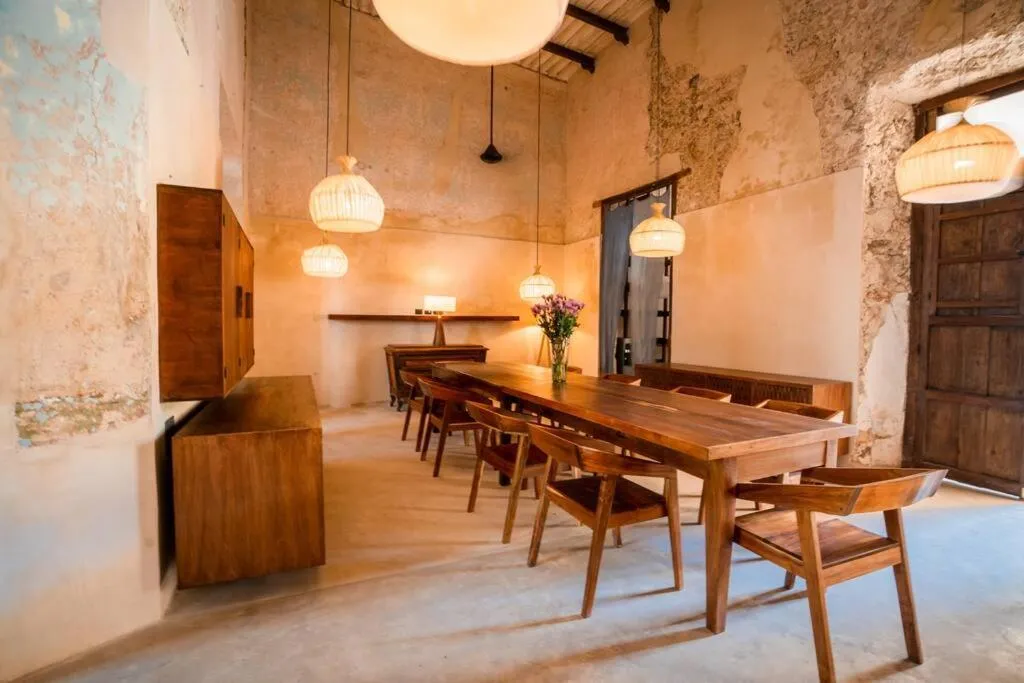 Dining area in Casa Mandarina 4BDR by Cercana