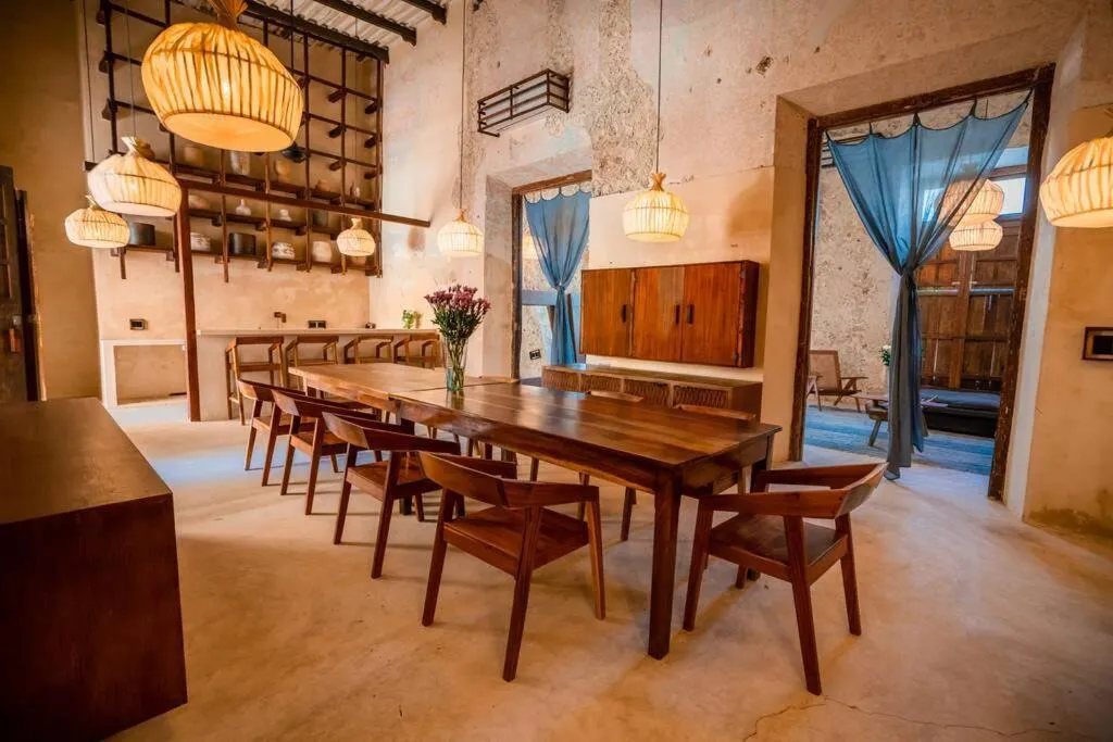 Dining area in Casa Mandarina 4BDR by Cercana