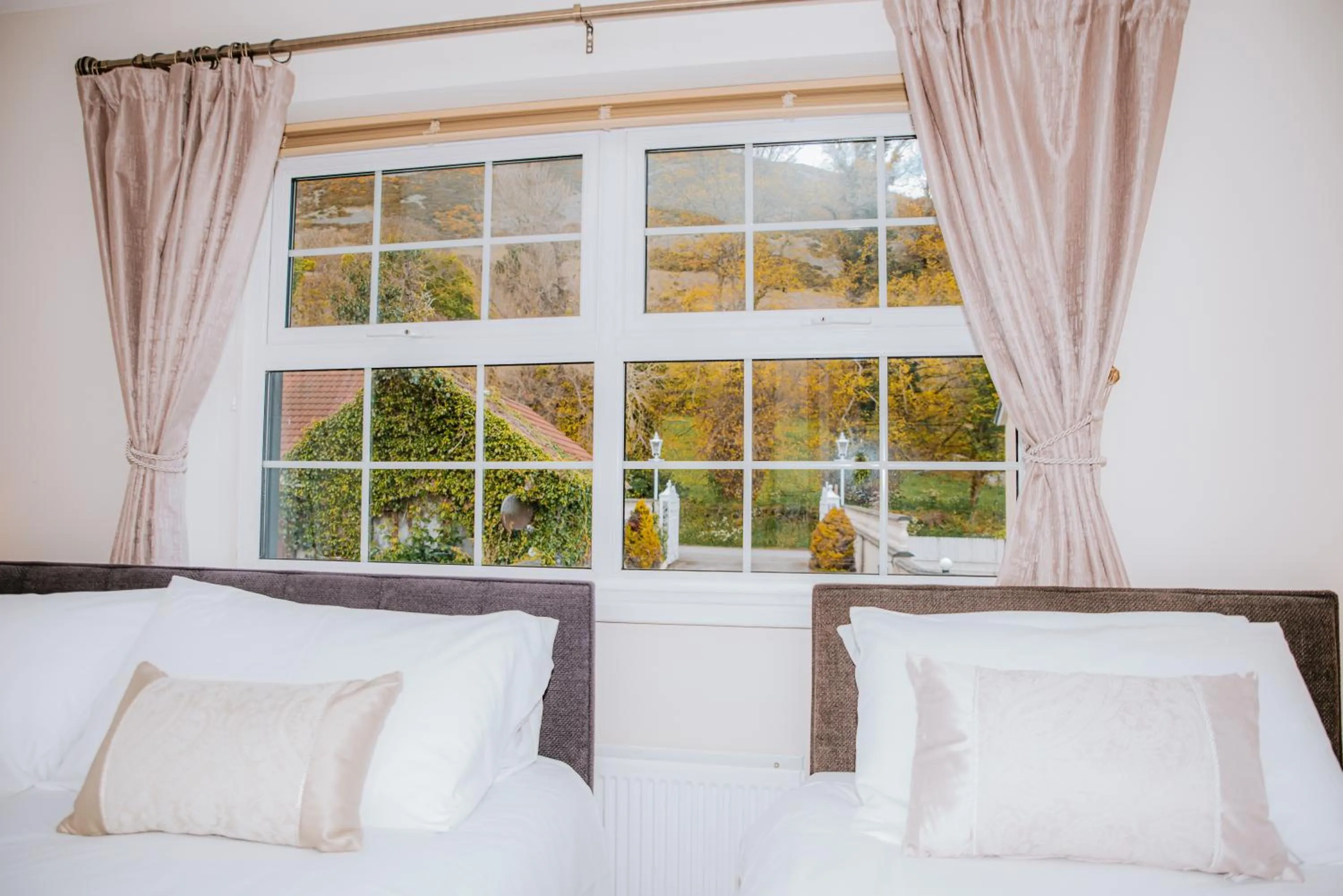 Double or Twin Room with Mountain View - single occupancy in Seaview Guesthouse