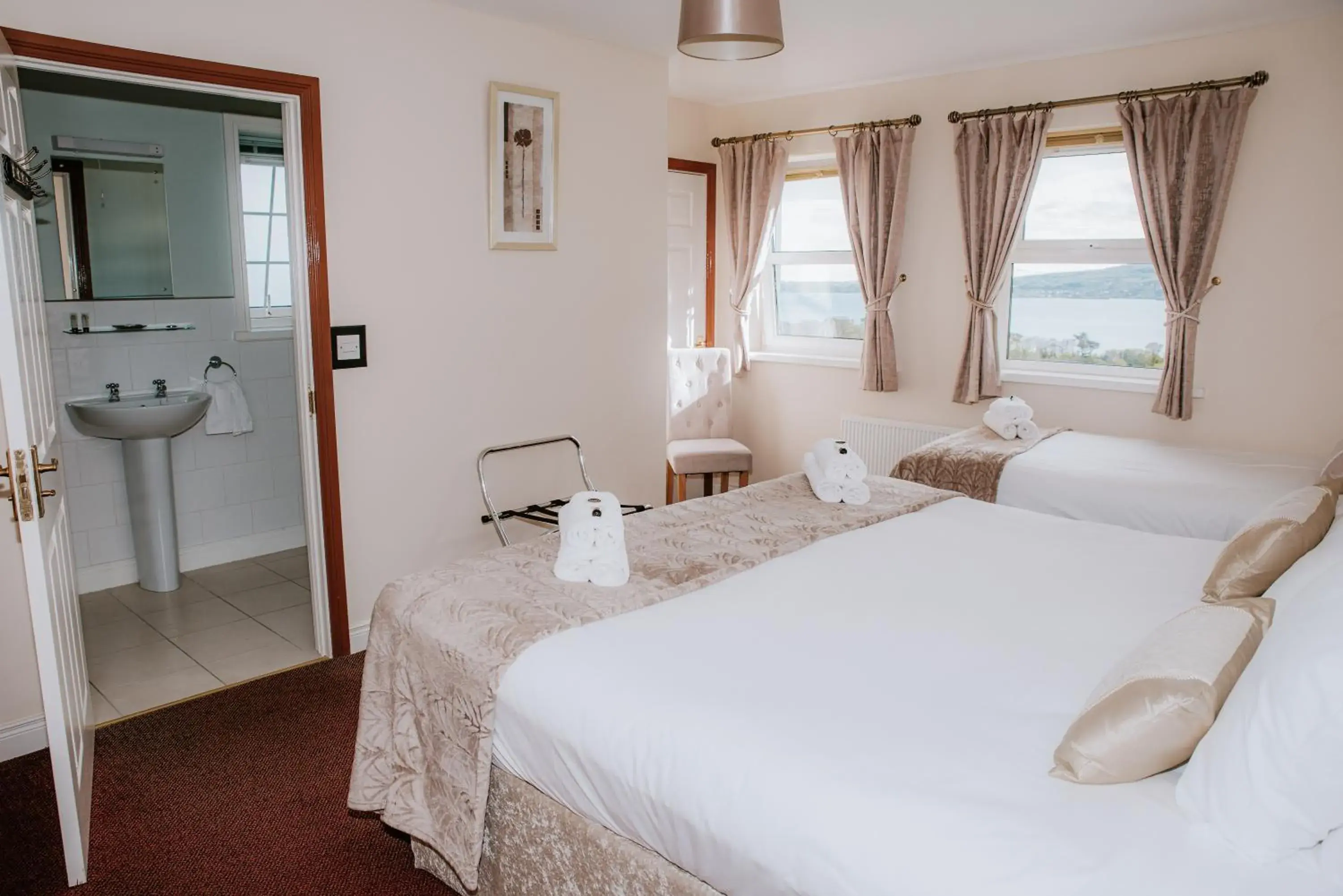 Double or Twin Room with Sea View - single occupancy in Seaview Guesthouse Double or Twin Room with Sea View - single occupancy in Seaview Guesthouse