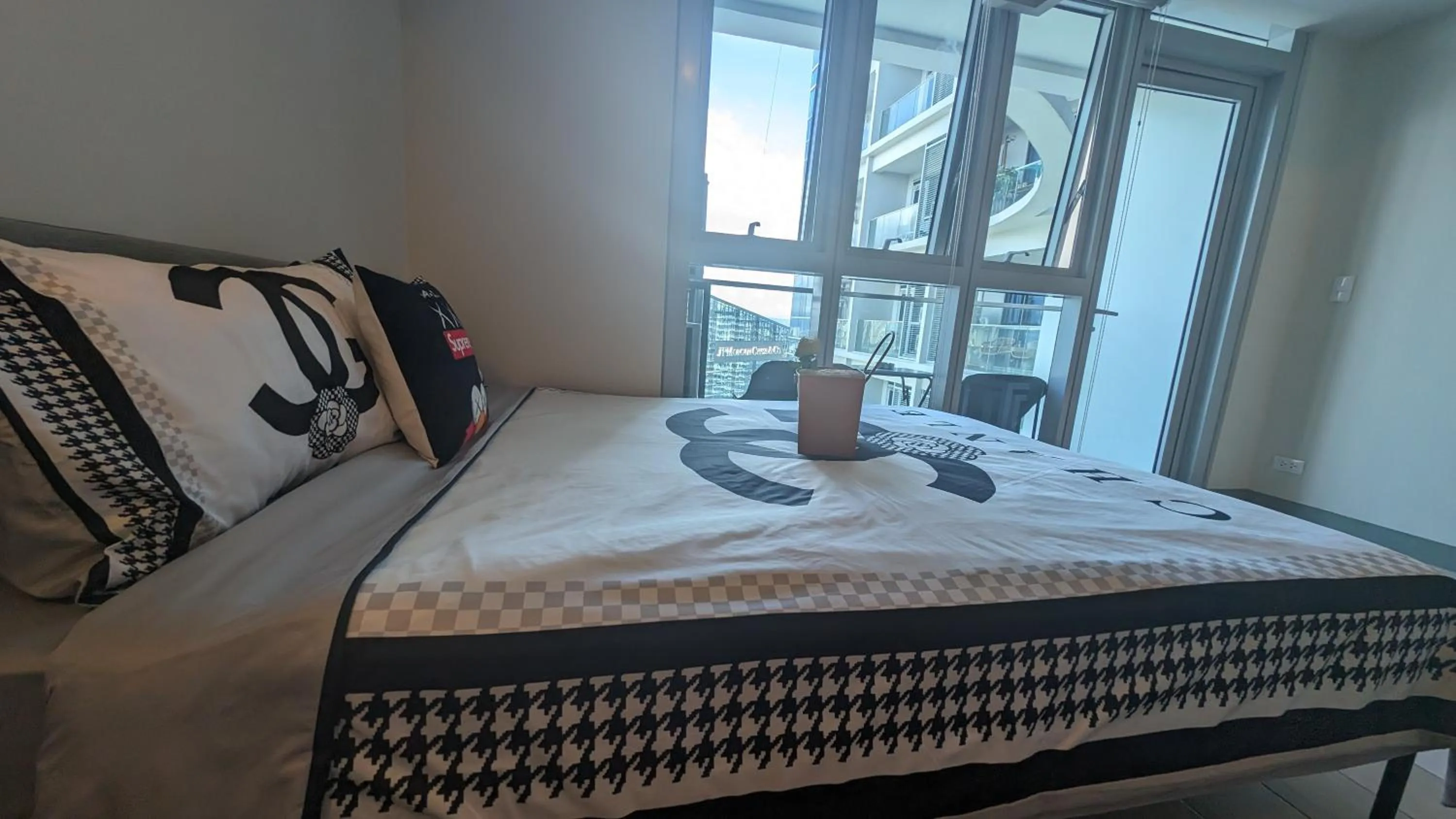 Bed in EG Private House -BGC UPTOWN