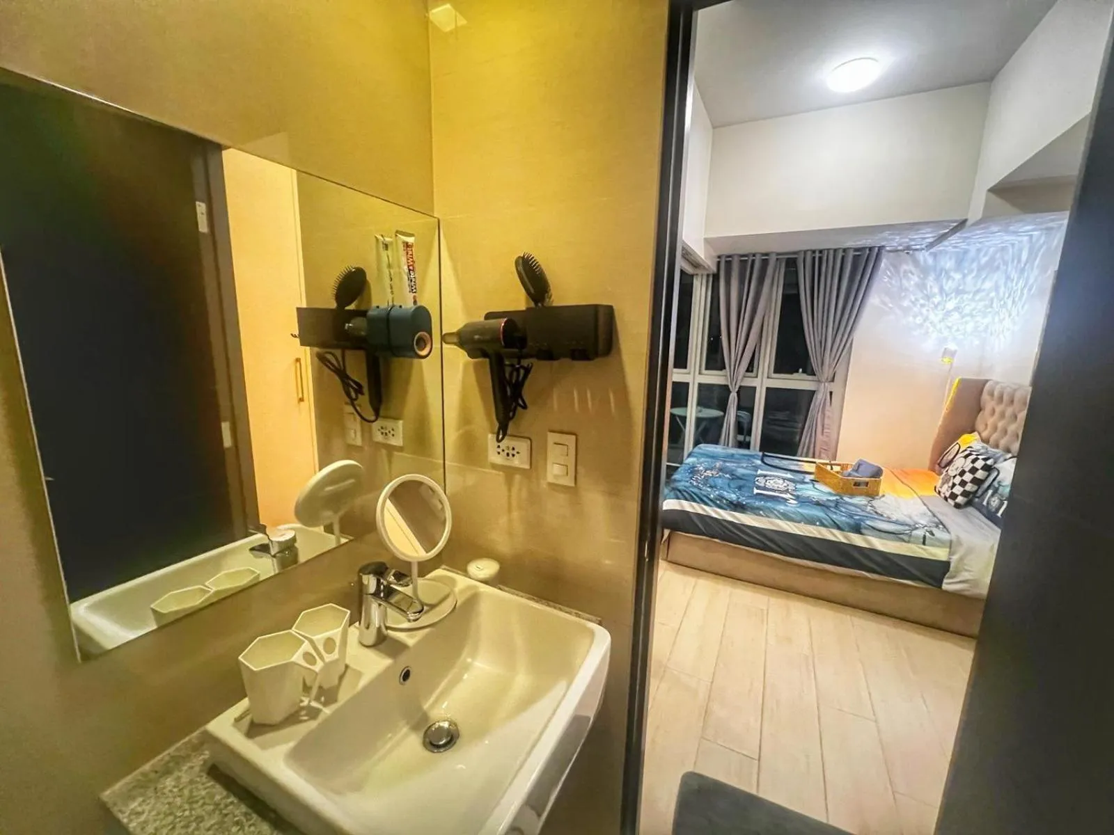 Bed in EG Private House -BGC UPTOWN